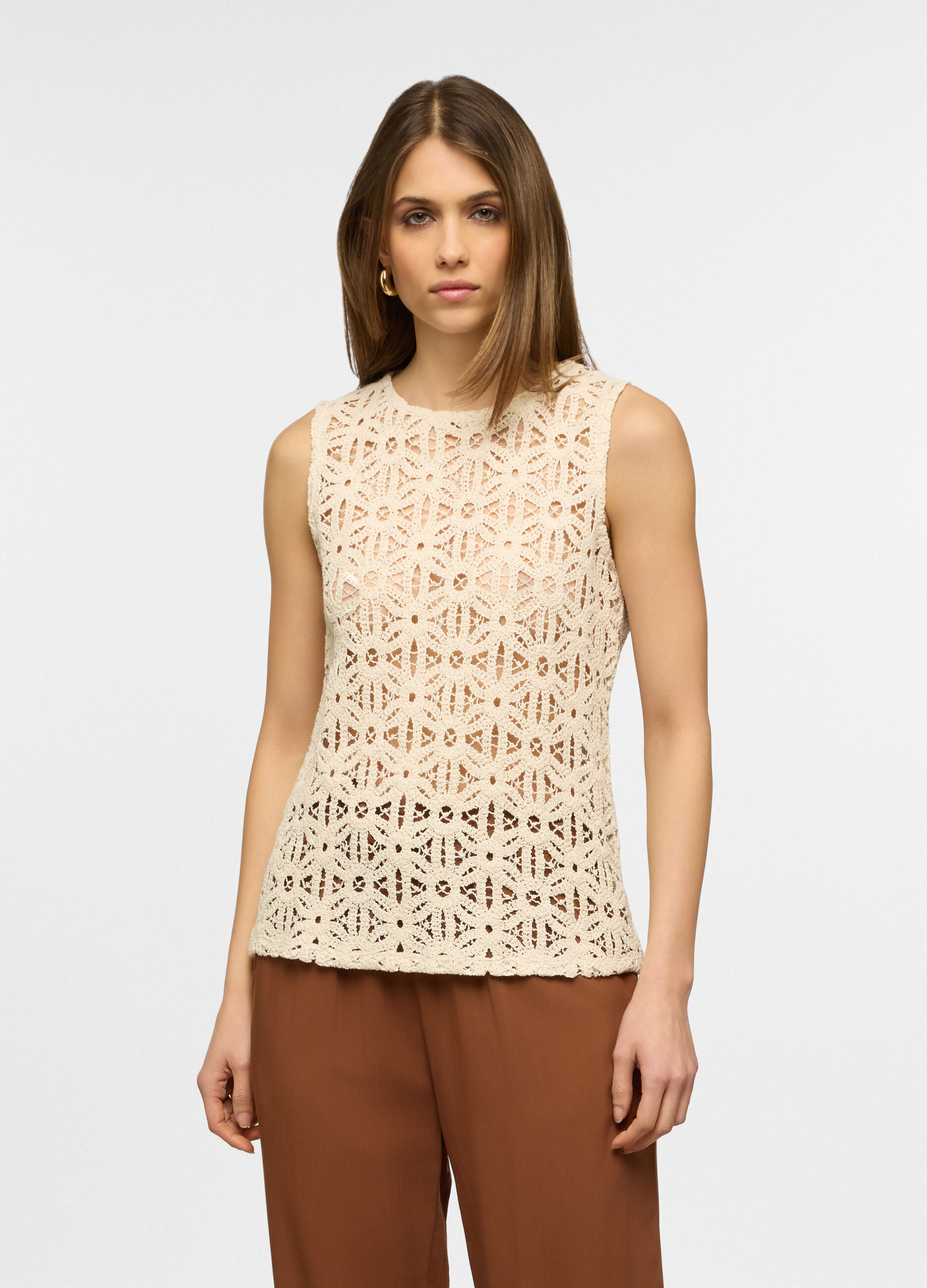 Top smanicato a girocollo in cotone crochet donna_0