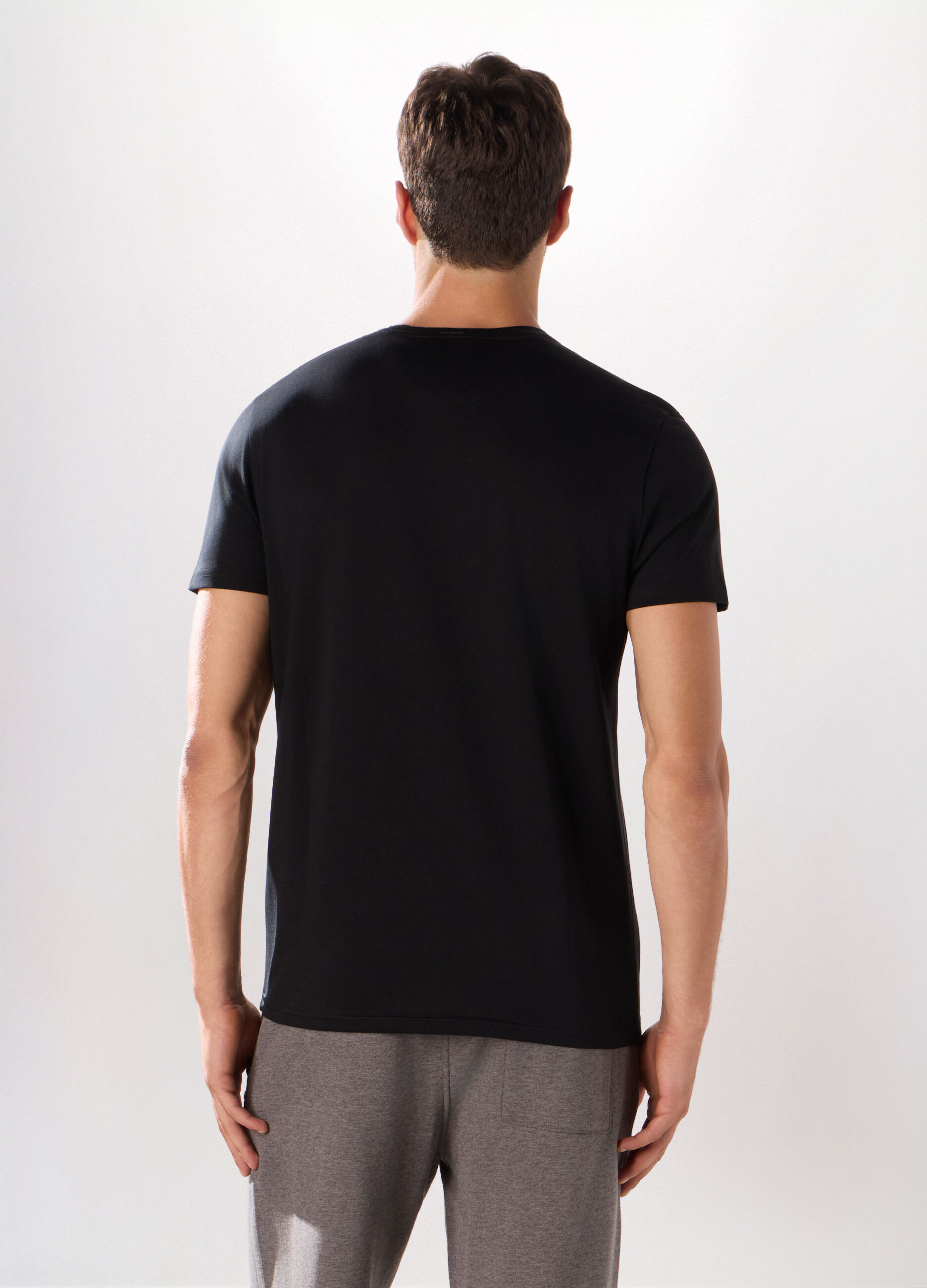 T-shirt collo a V in cotone uomo_1