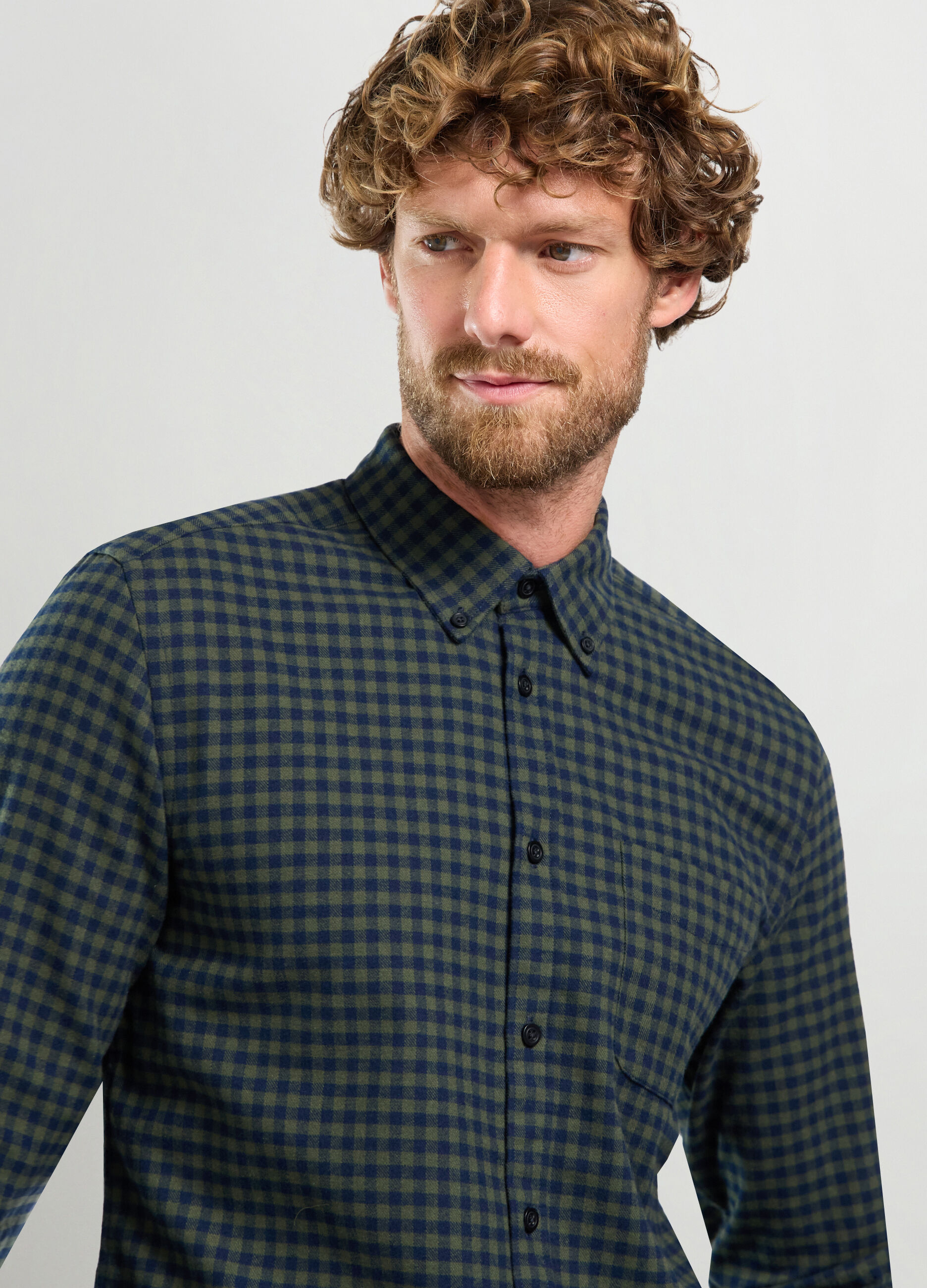 Camicia regular fit con colletto button-down in flanella uomo_2