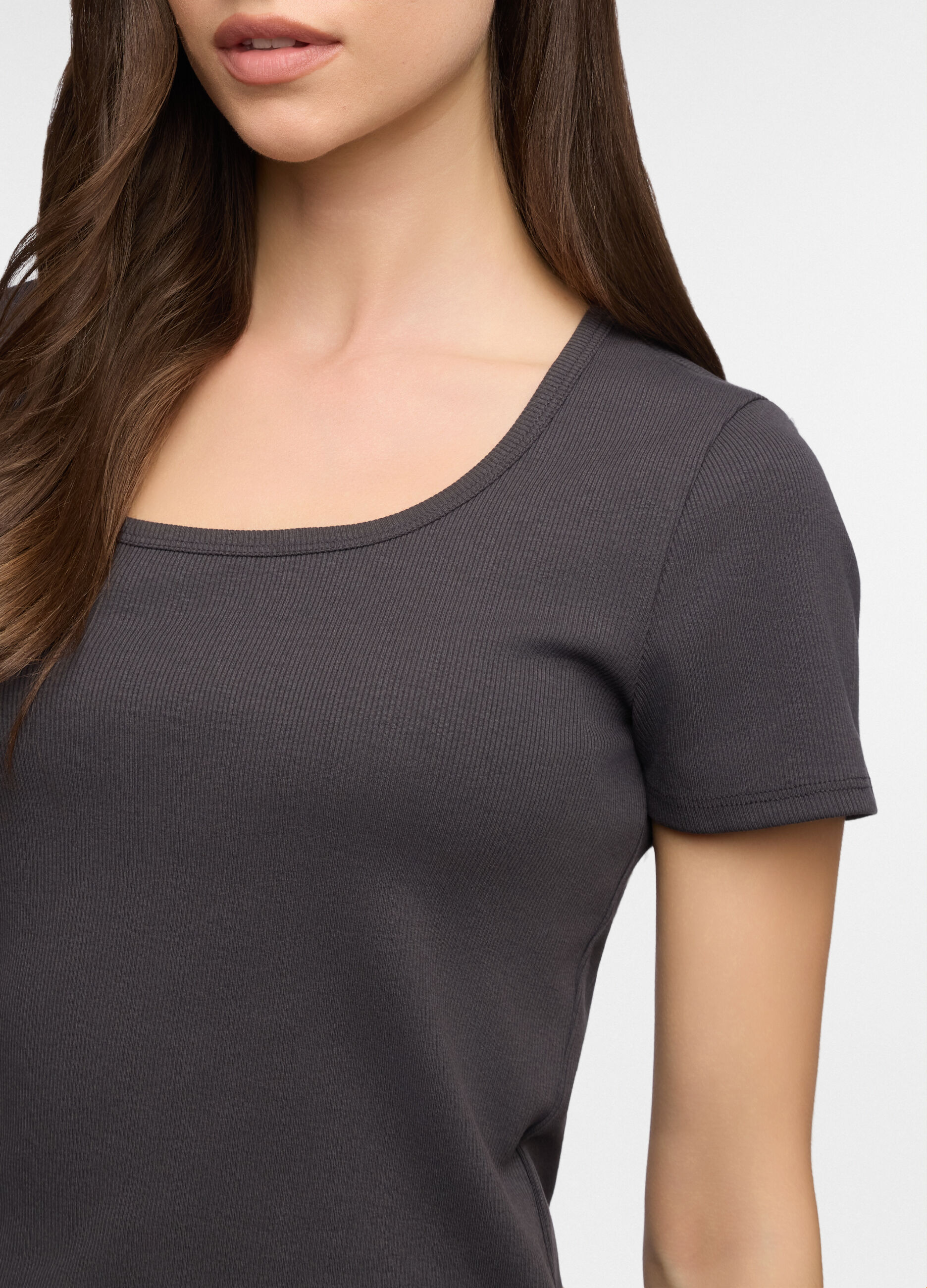 T-shirt con scollo rotondo fitted donna_2
