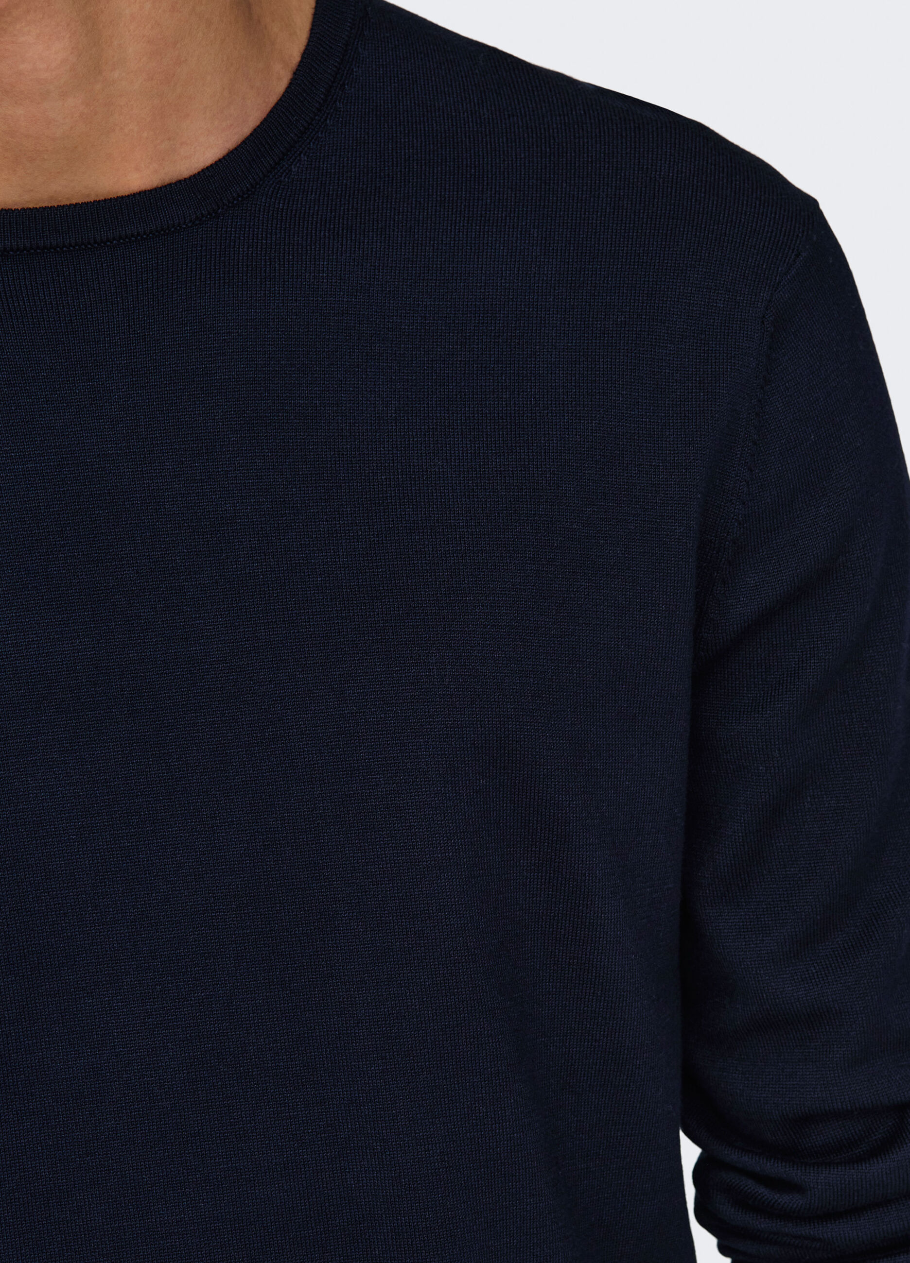 Maglione girocollo a maglia rasata uomo_4