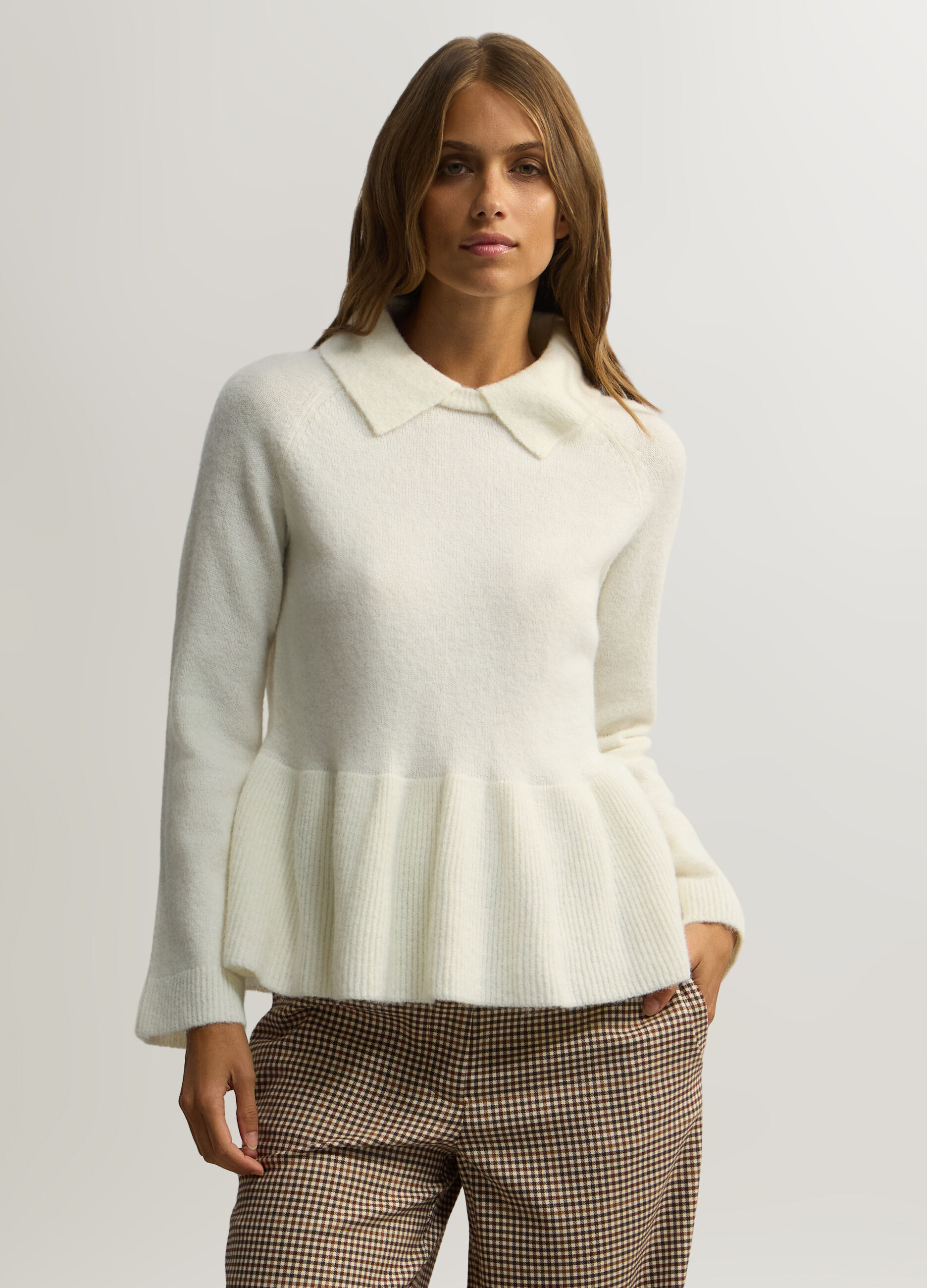 Pullover con colletto classico in maglia rasata donna_0