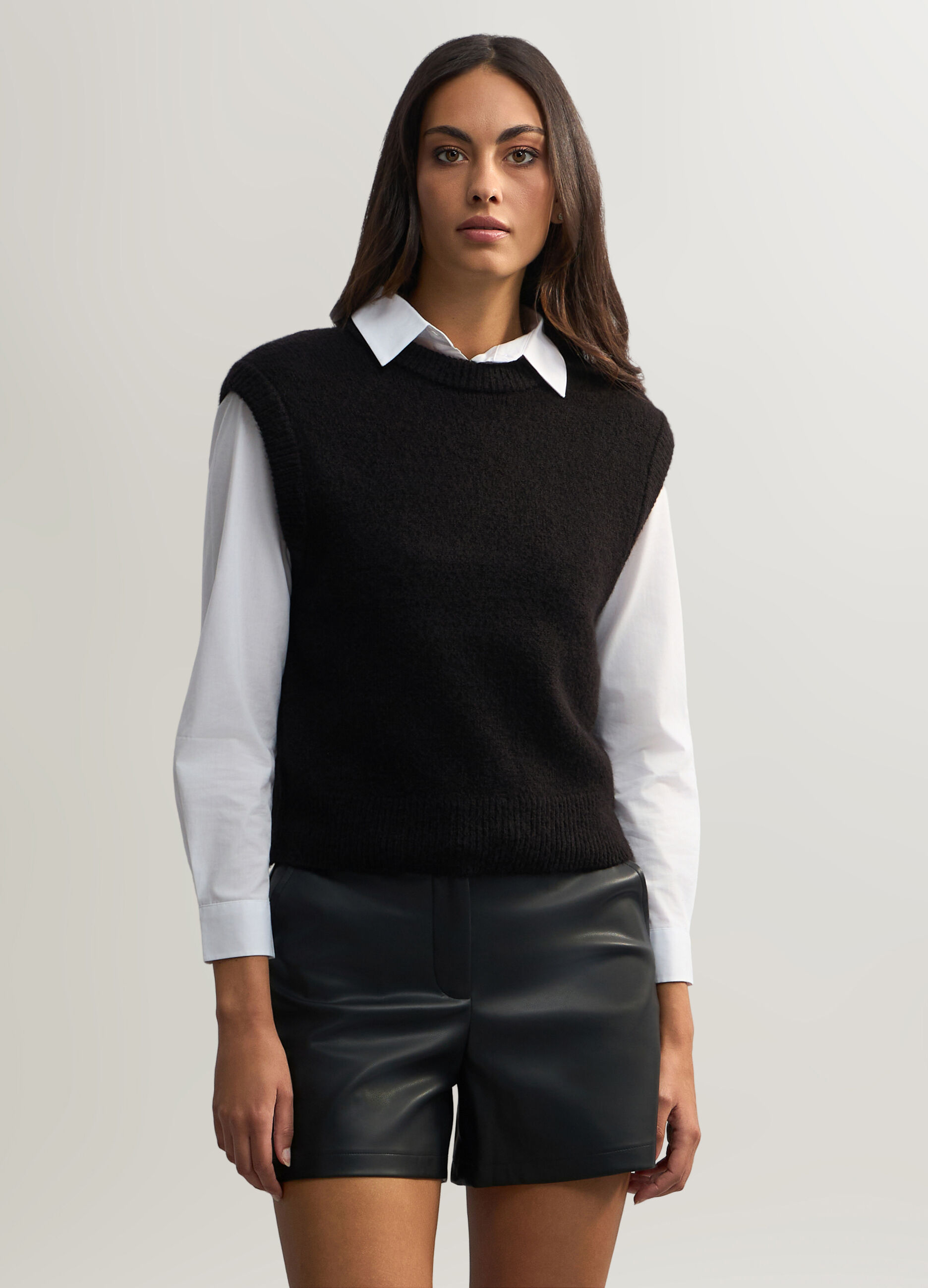 Gilet girocollo in maglia rasata donna_0