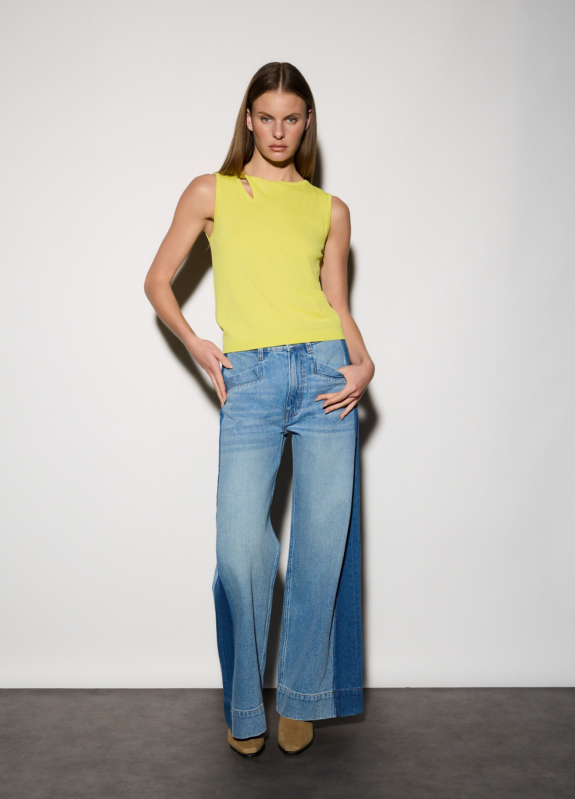 Canotta girocollo con cut out donna_0