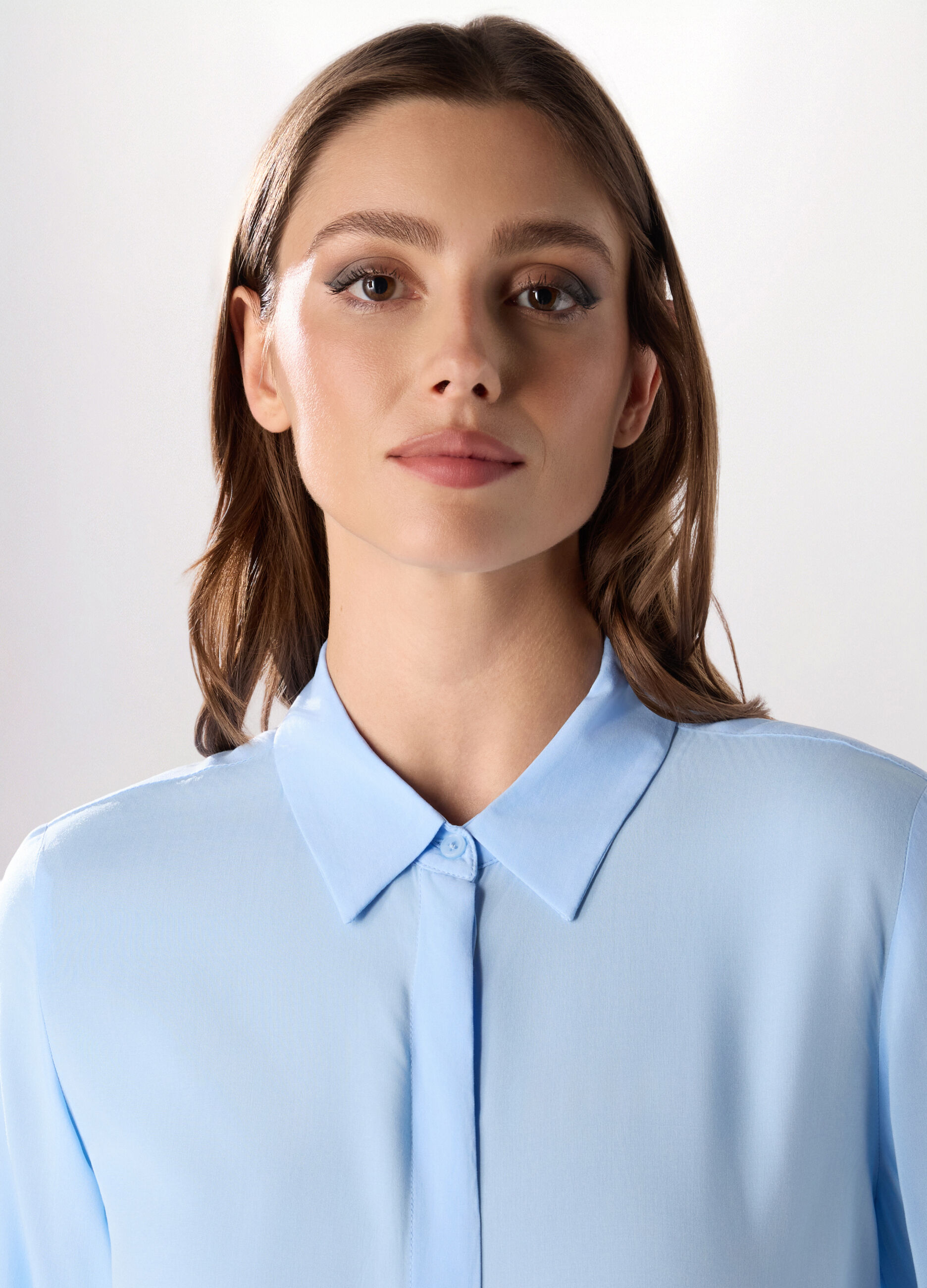 Camicia in pura viscosa tinta unita donna_2