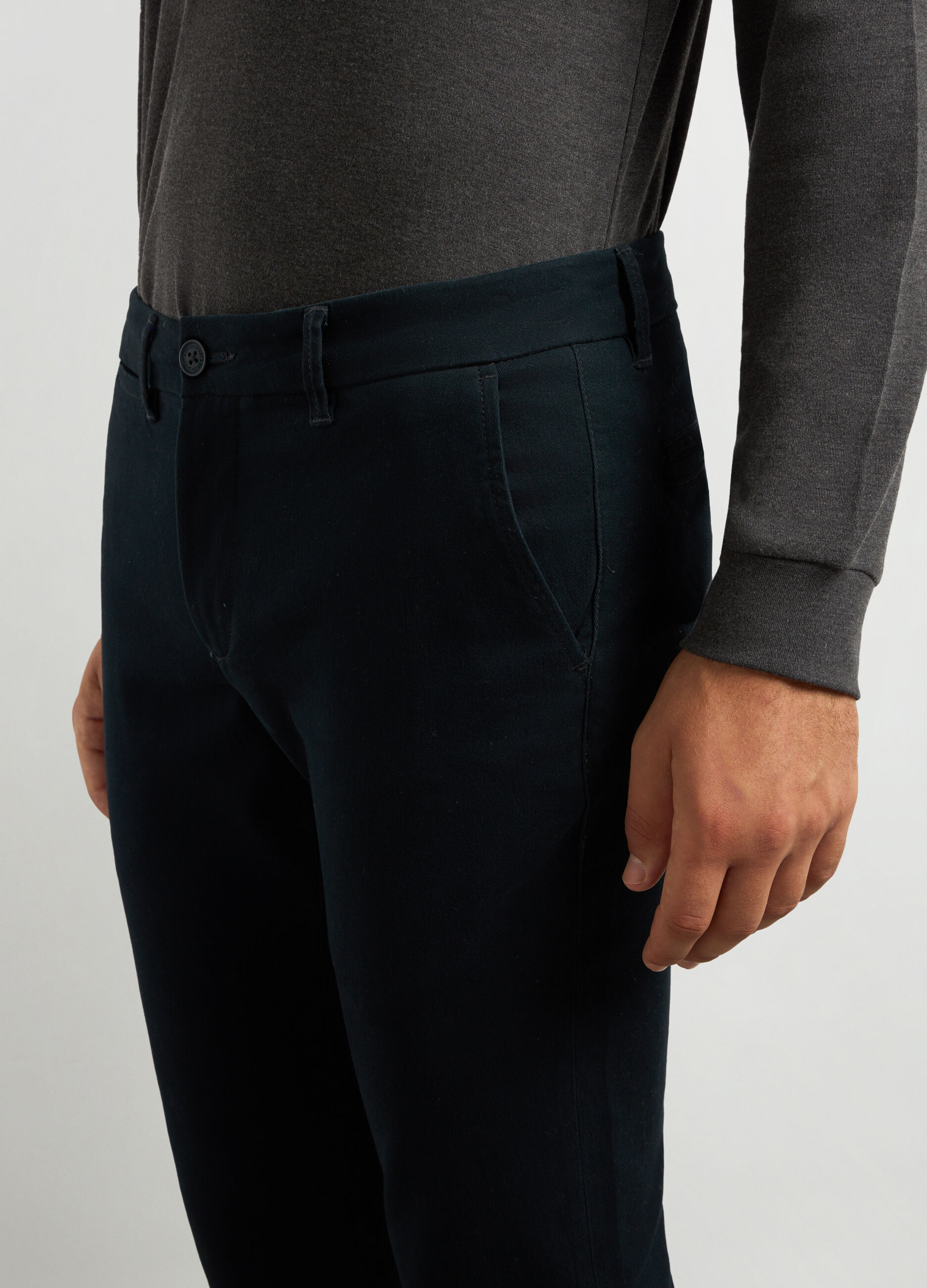 Pantaloni extra slim fit in twill stretch uomo_2