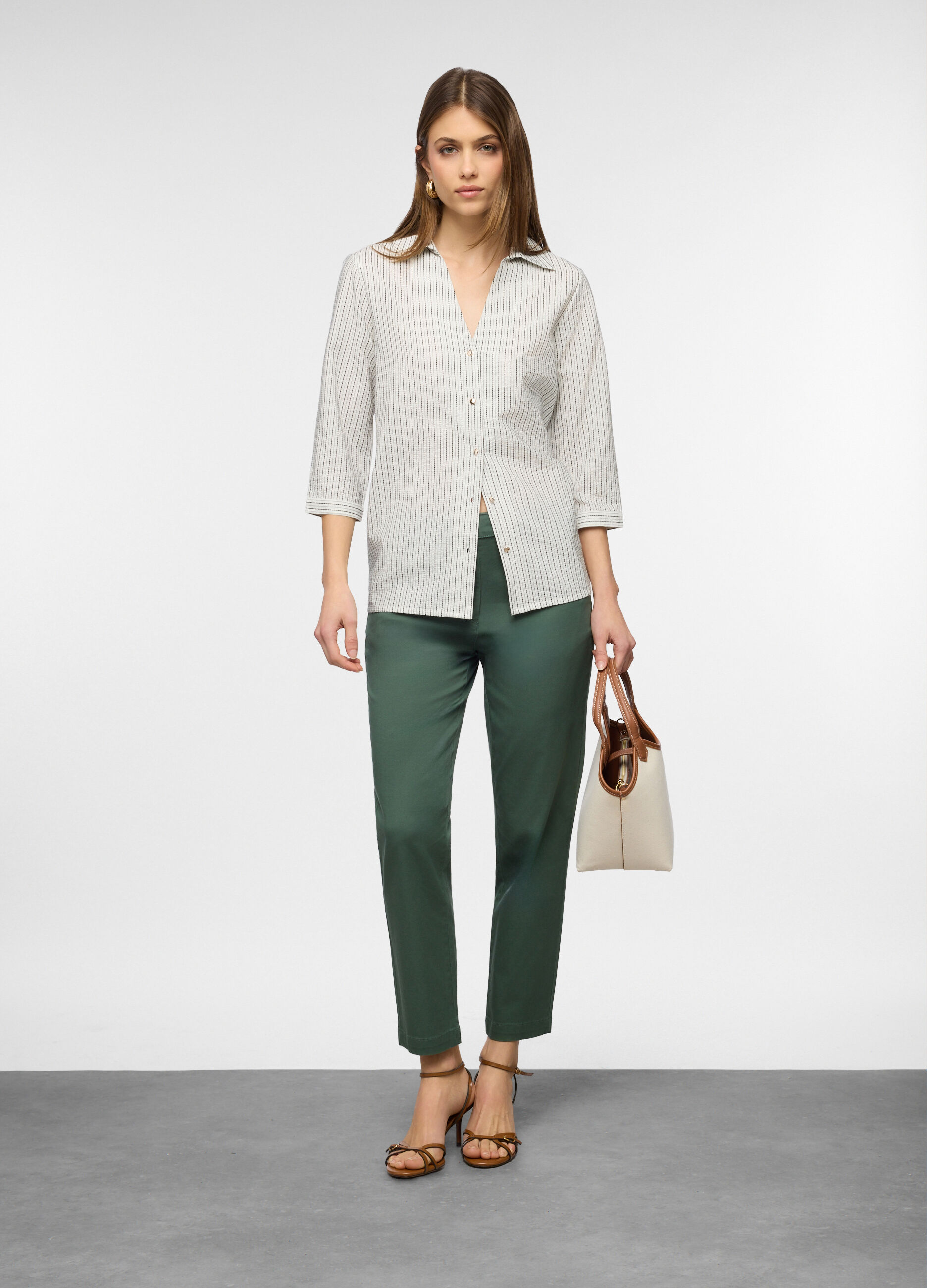 Camicia fit regular con colletto classico in puro cotone rigato donna_0