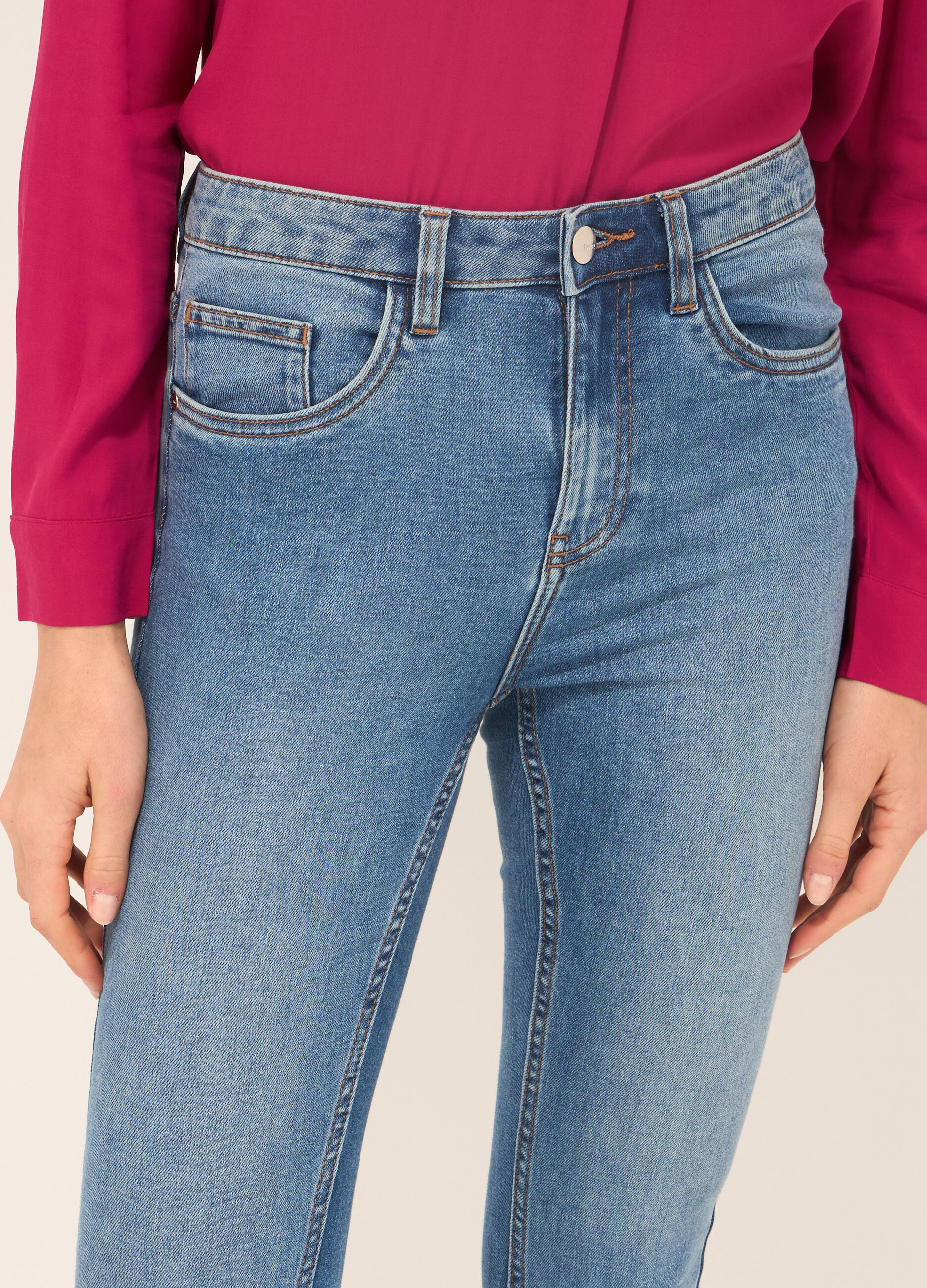 Pantaloni cropped in stretch denim donna _2