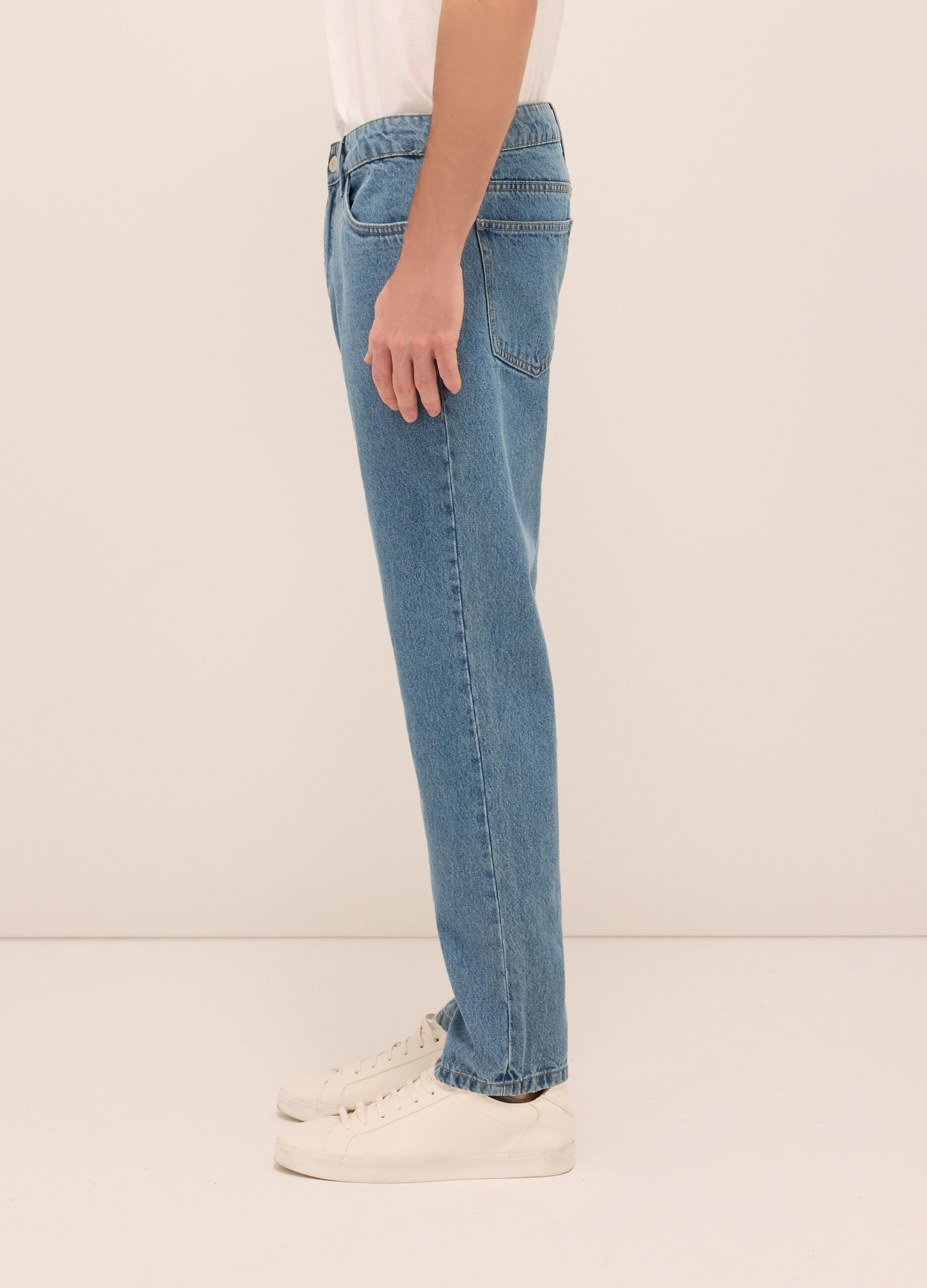 Jeans 5 tasche regular fit in denim di puro cotone uomo_2