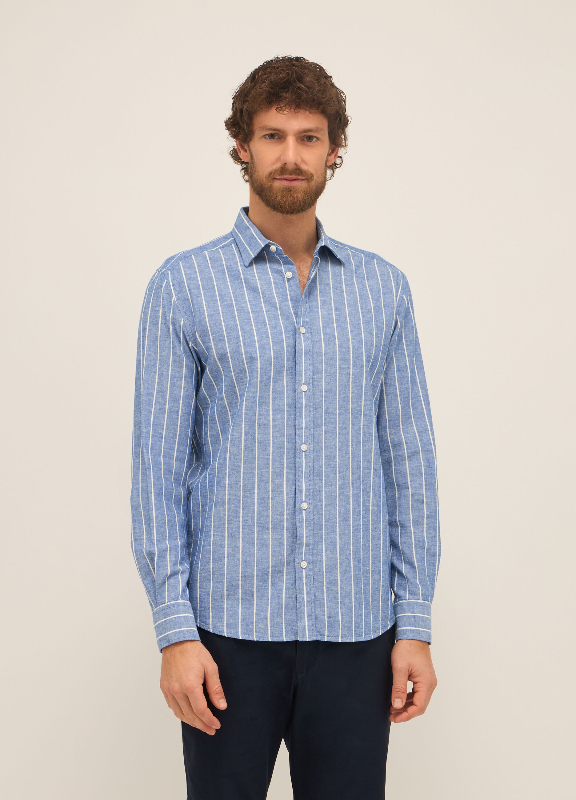 Camicia regular fit in cotone e lino a righe_0