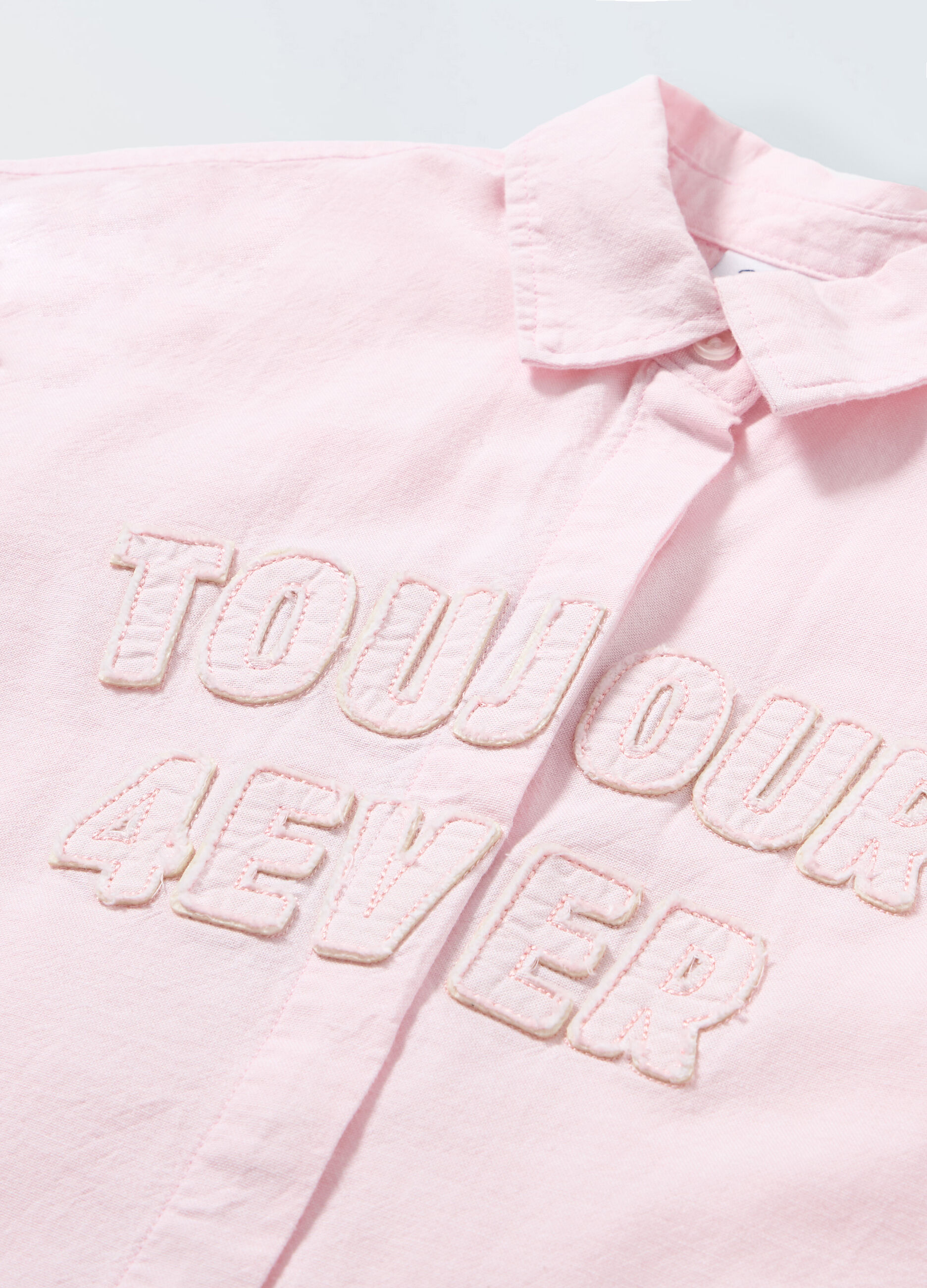 Camicia in puro cotone con patch applicate ragazza_1