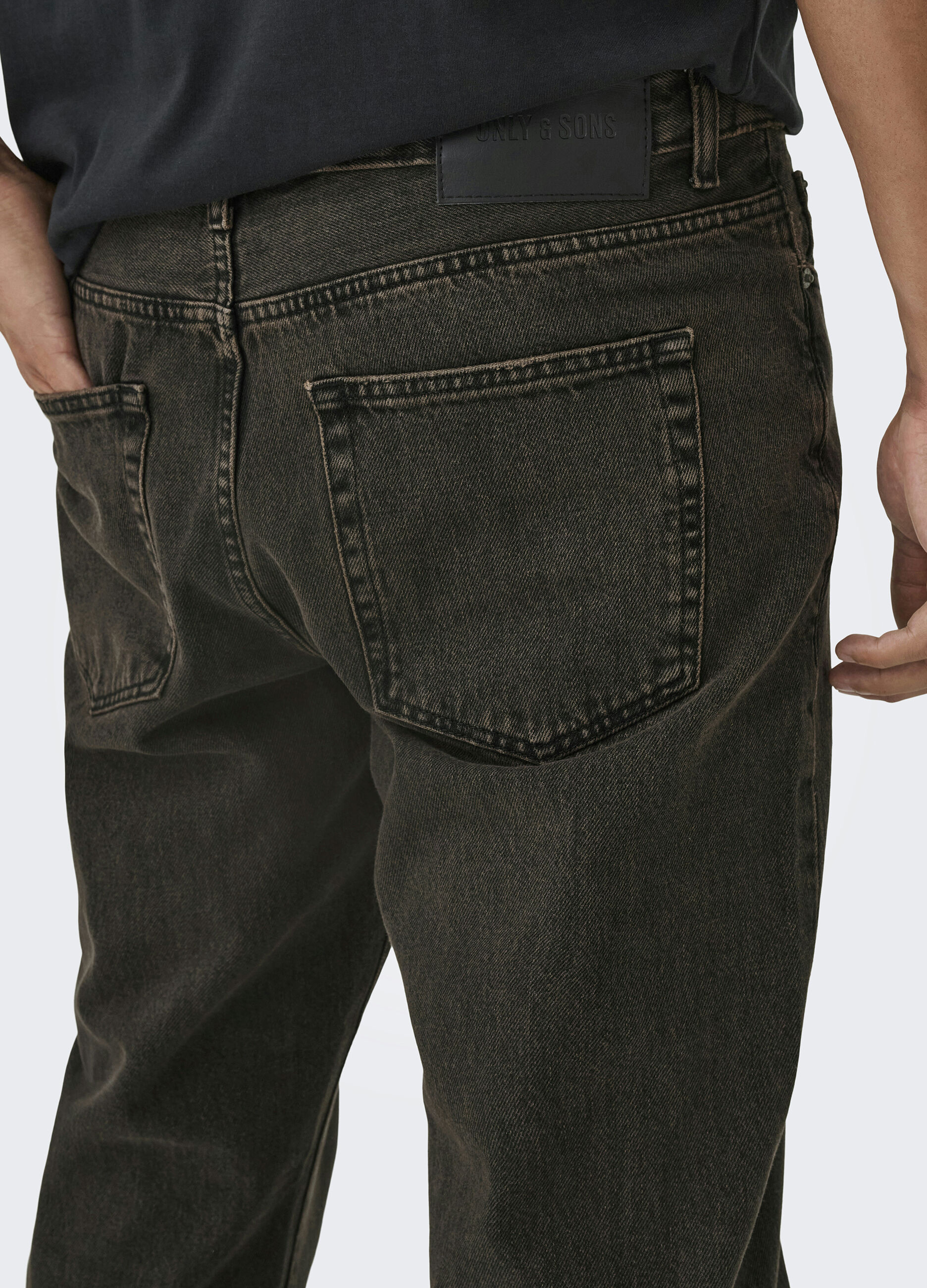 Jeans in denim lavato uomo_3
