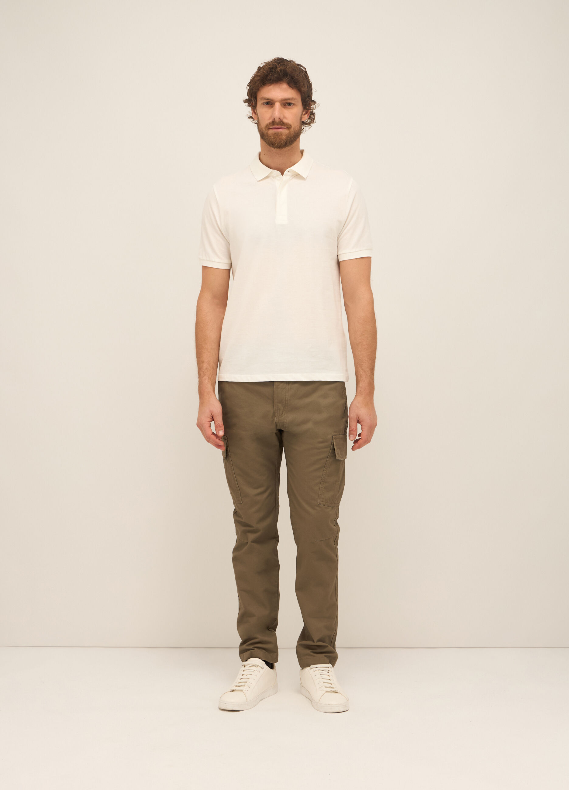 Pantaloni cargo regular fit in puro cotone uomo_0
