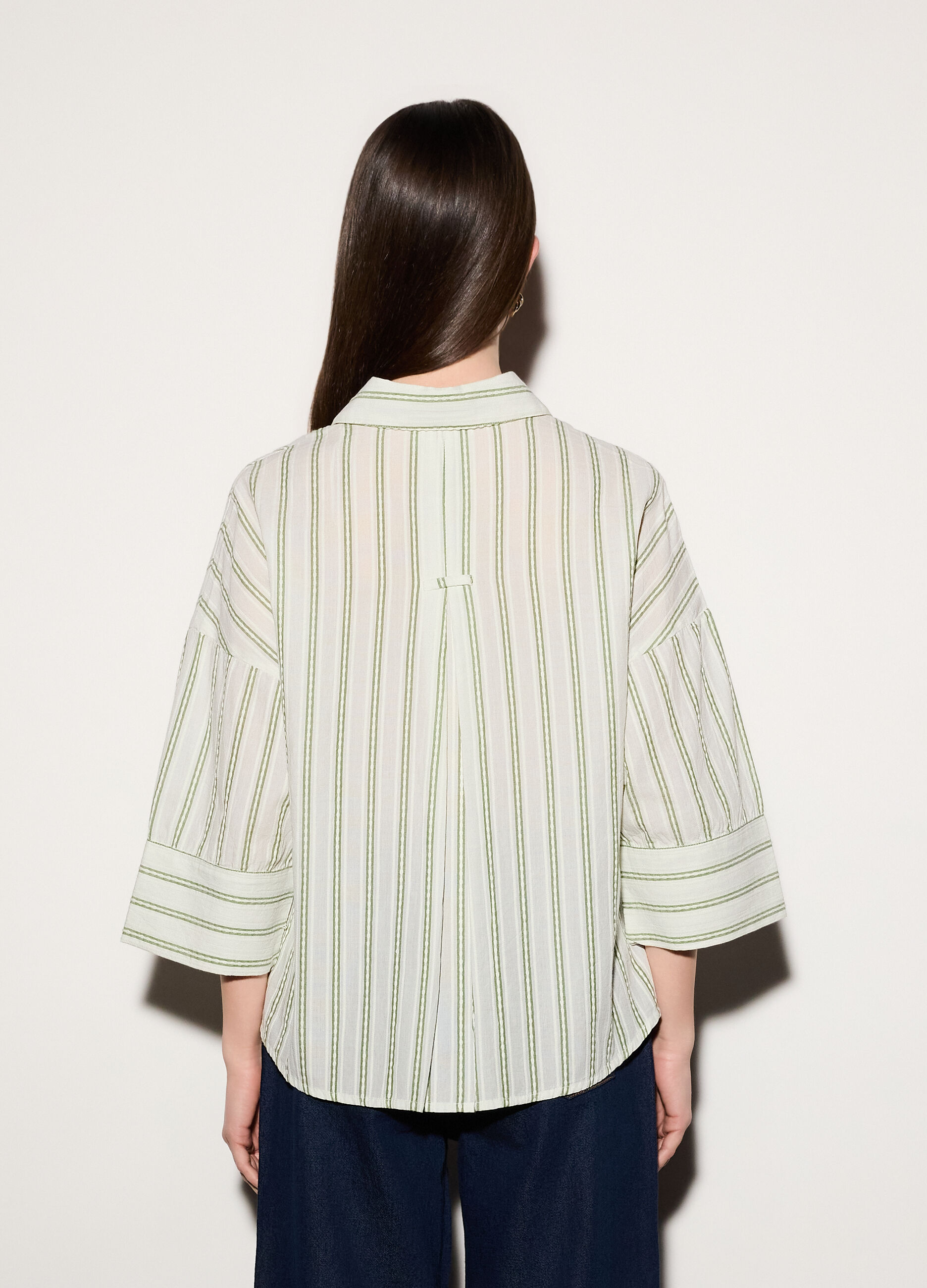 Camicia over fit colletto alla francese in puro cotone dobby a righe donna_2