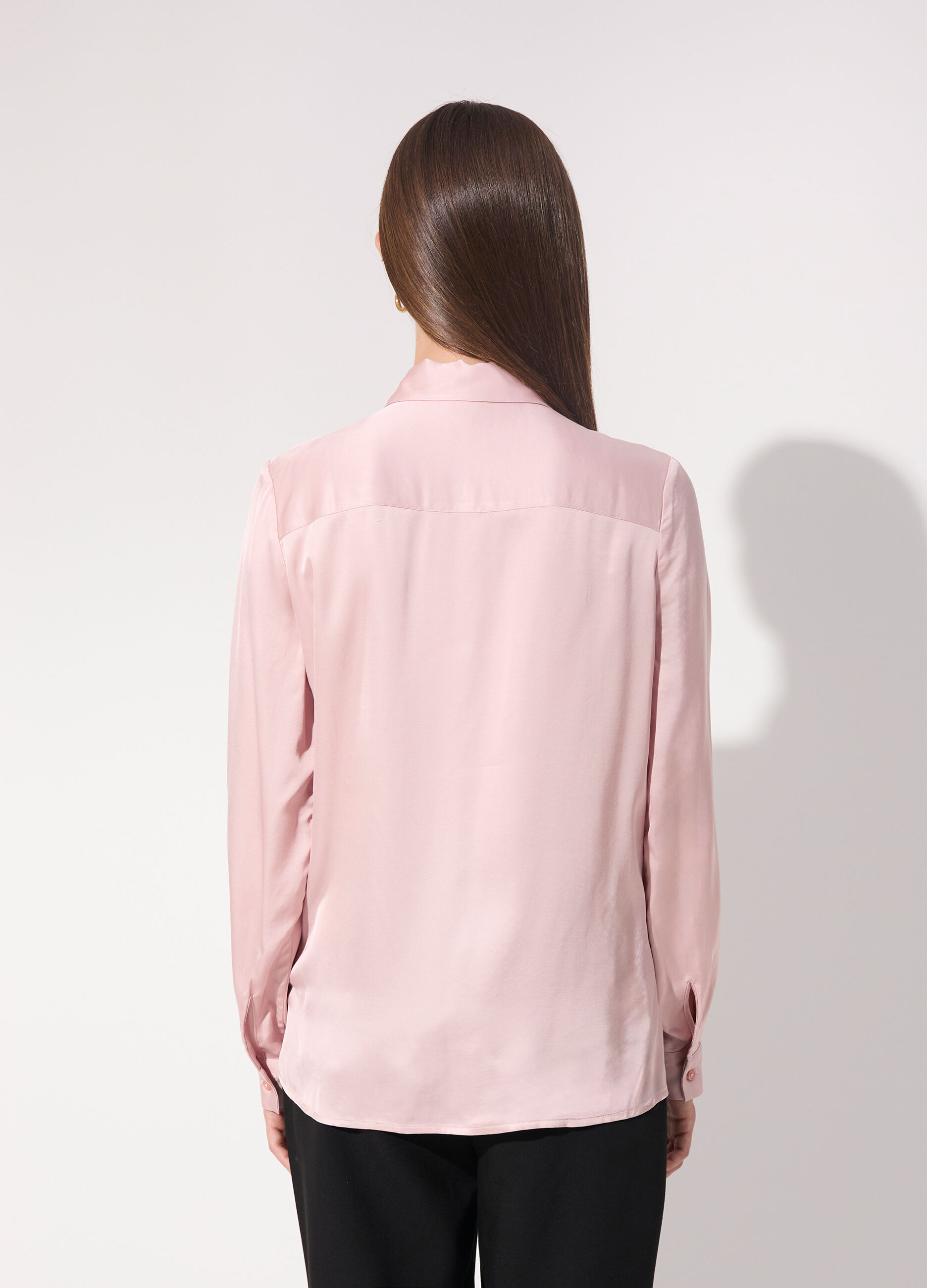 Camicia in viscosa satin a maniche lunghe donna_2