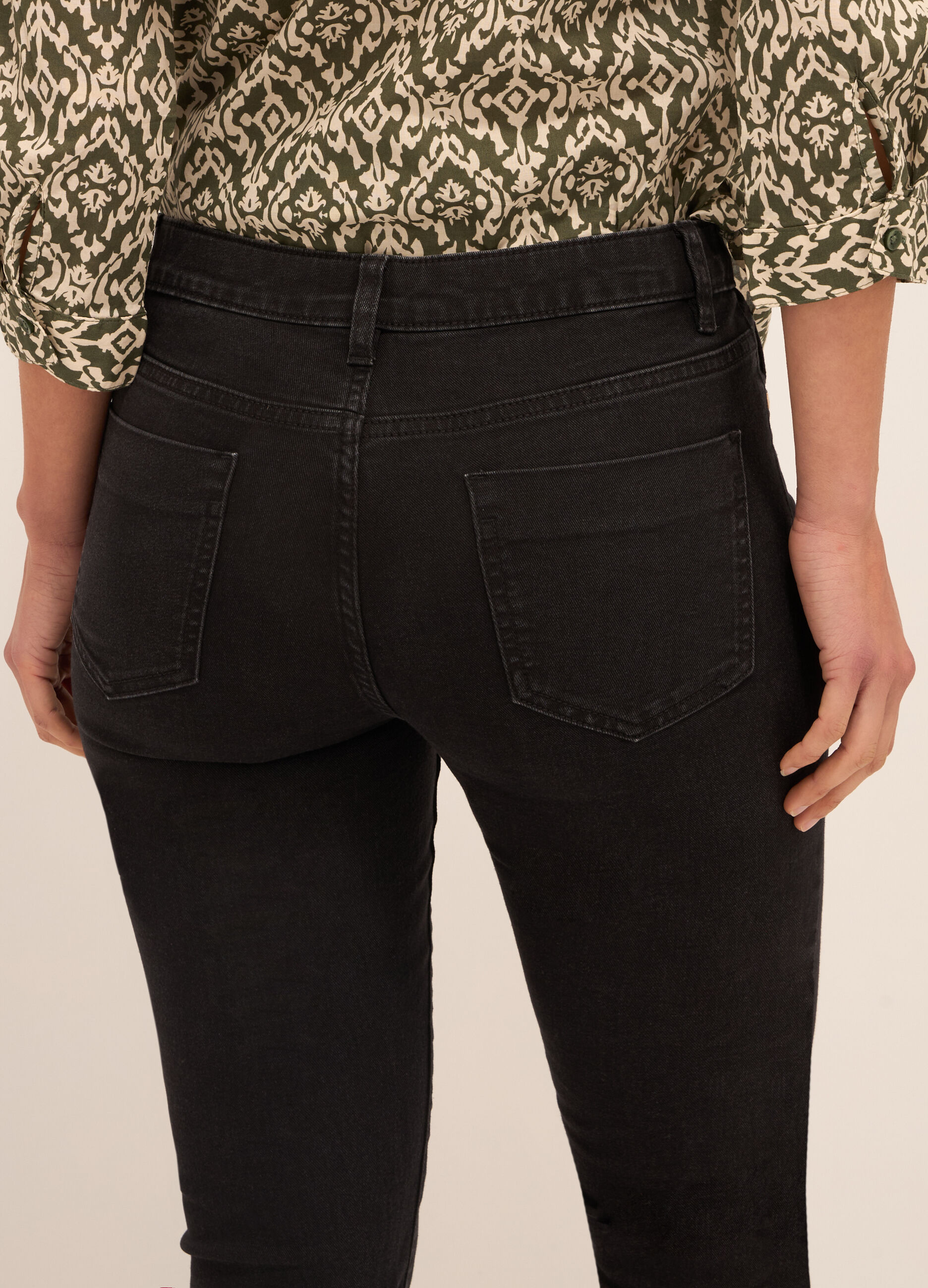 Pantaloni in denim stretch donna_2