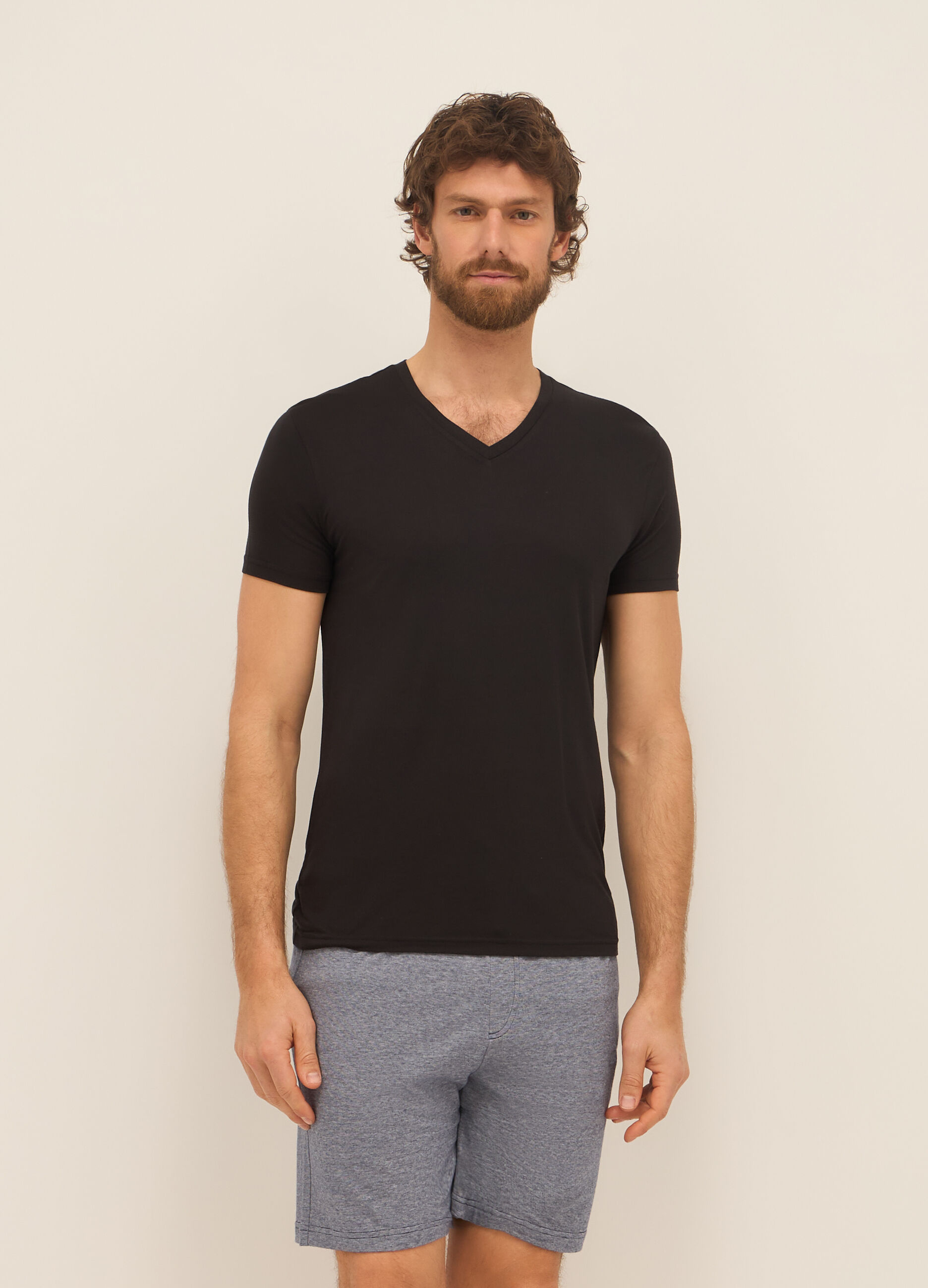 T-shirt collo a V in modal uomo_0