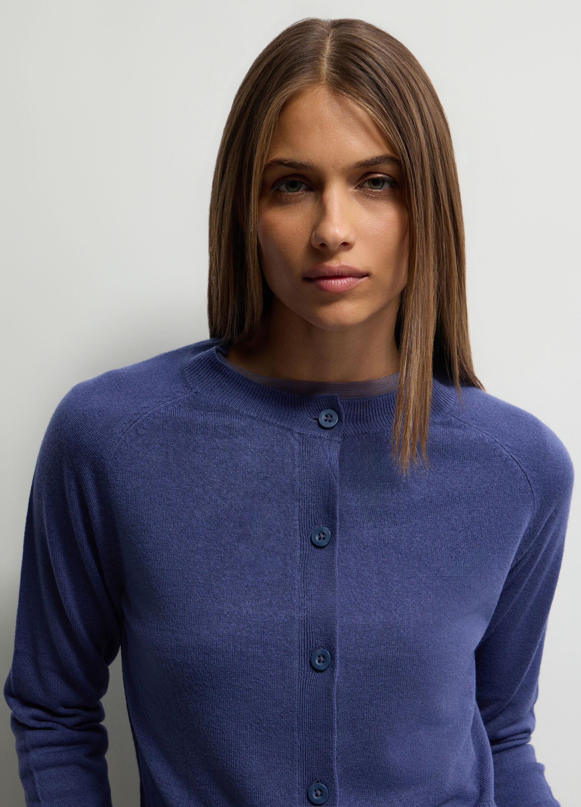 Cardigan girocollo in maglia rasata donna_2