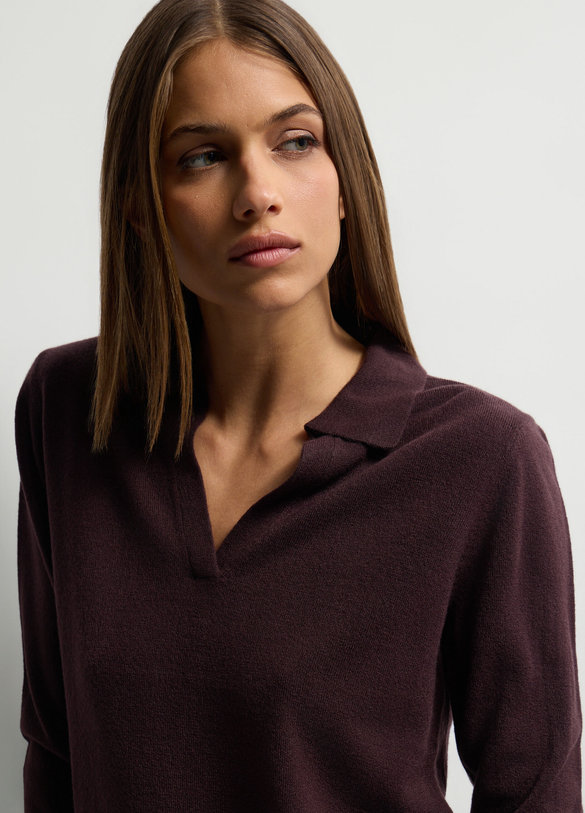 Maglia con scollo a V in costina donna_2