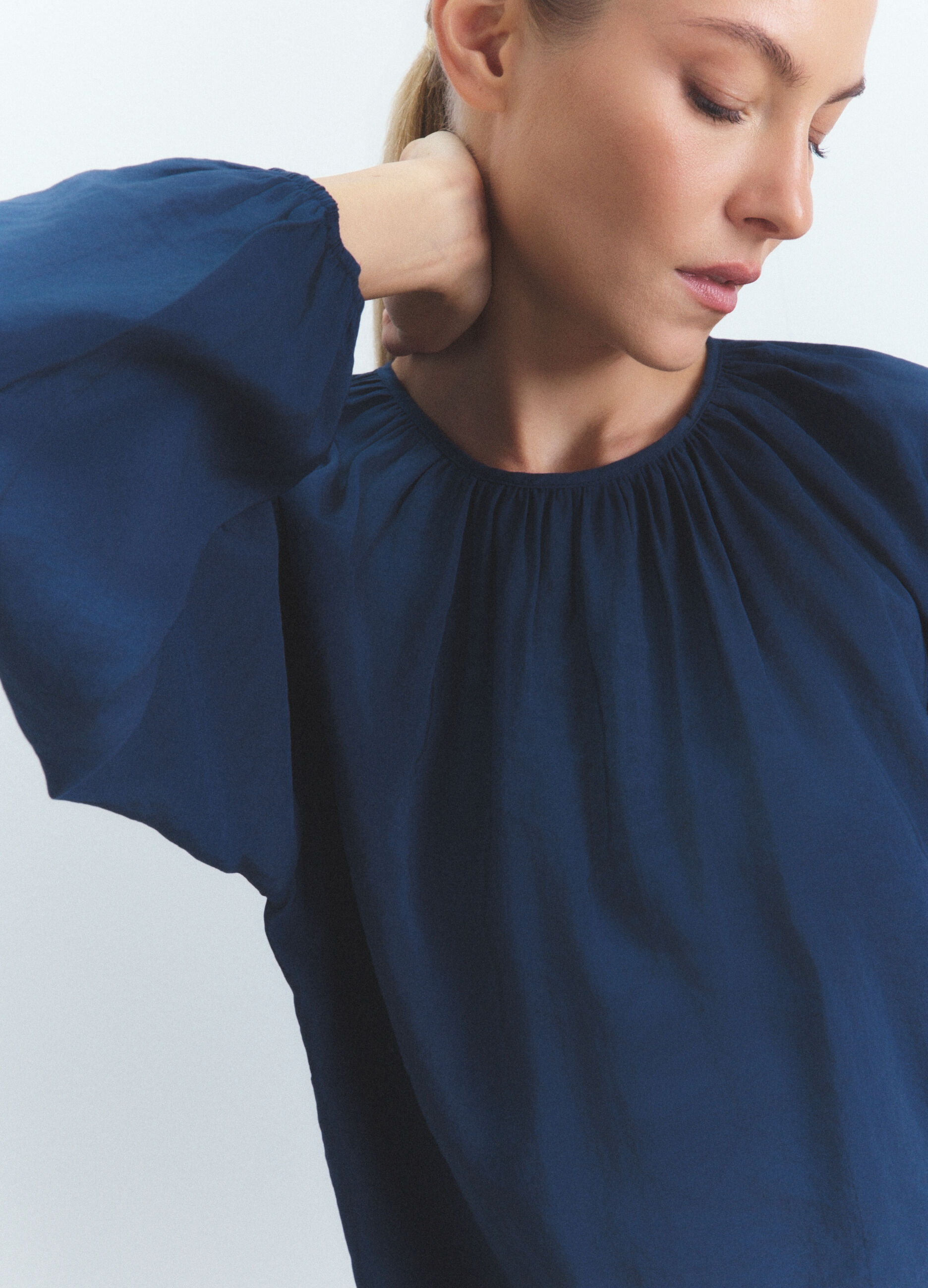 Blusa Fit Over con scollo rotondo misto modal donna_4