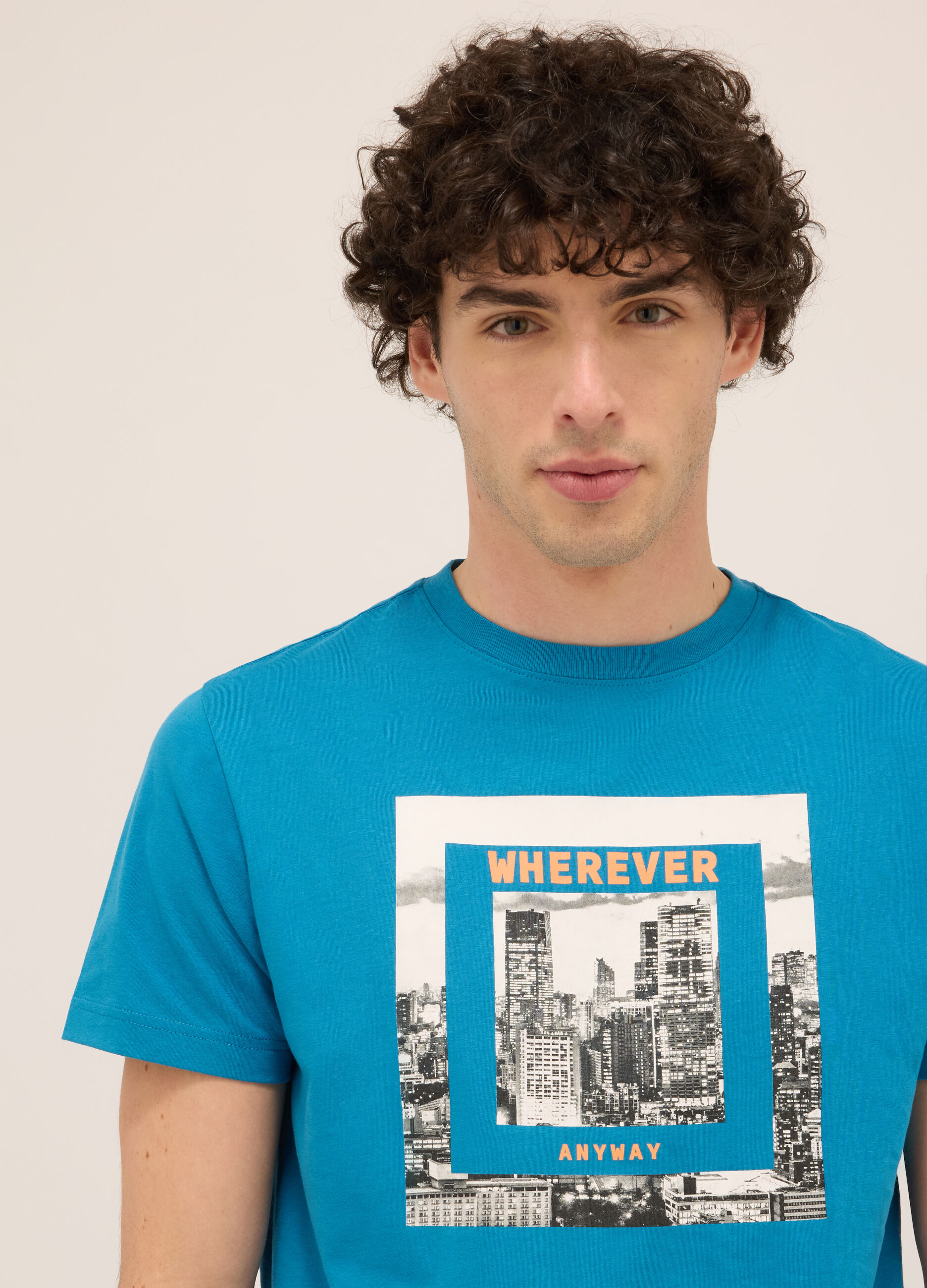 T-shirt girocollo in cotone con stampa uomo_2