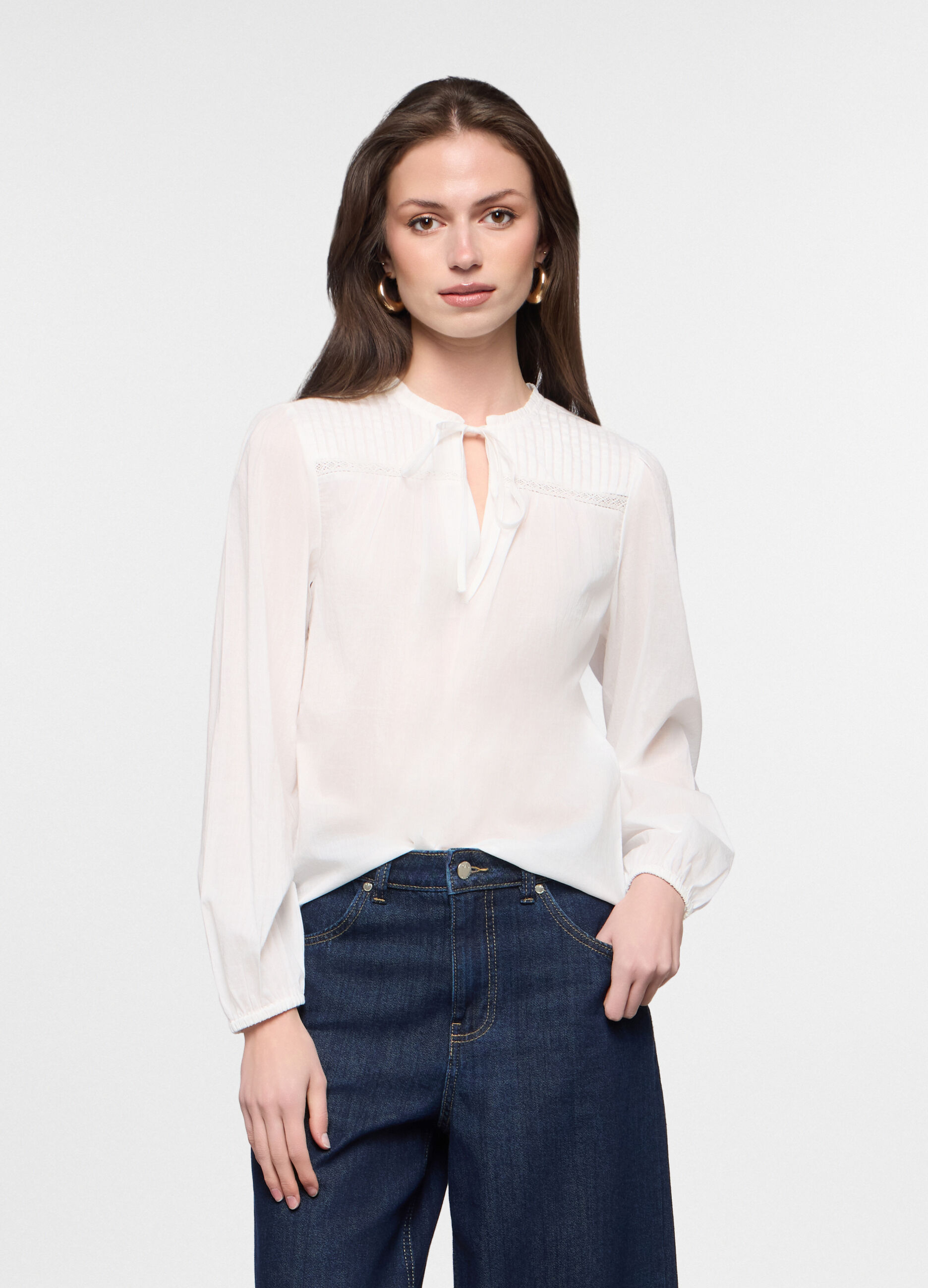 Camicia regular fit con scollo rotondo in puro cotone donna_0