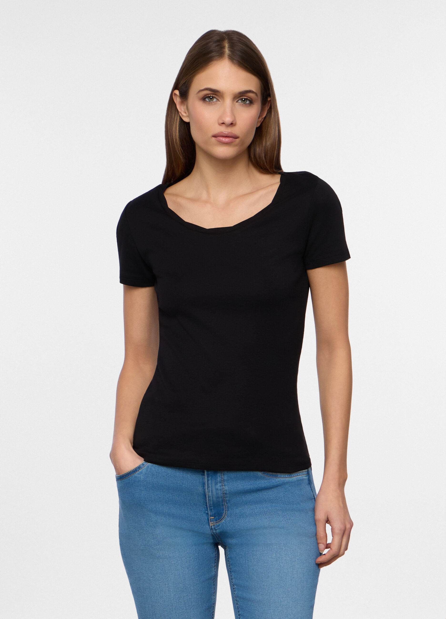 T-shirt con scollo rotondo donna_0