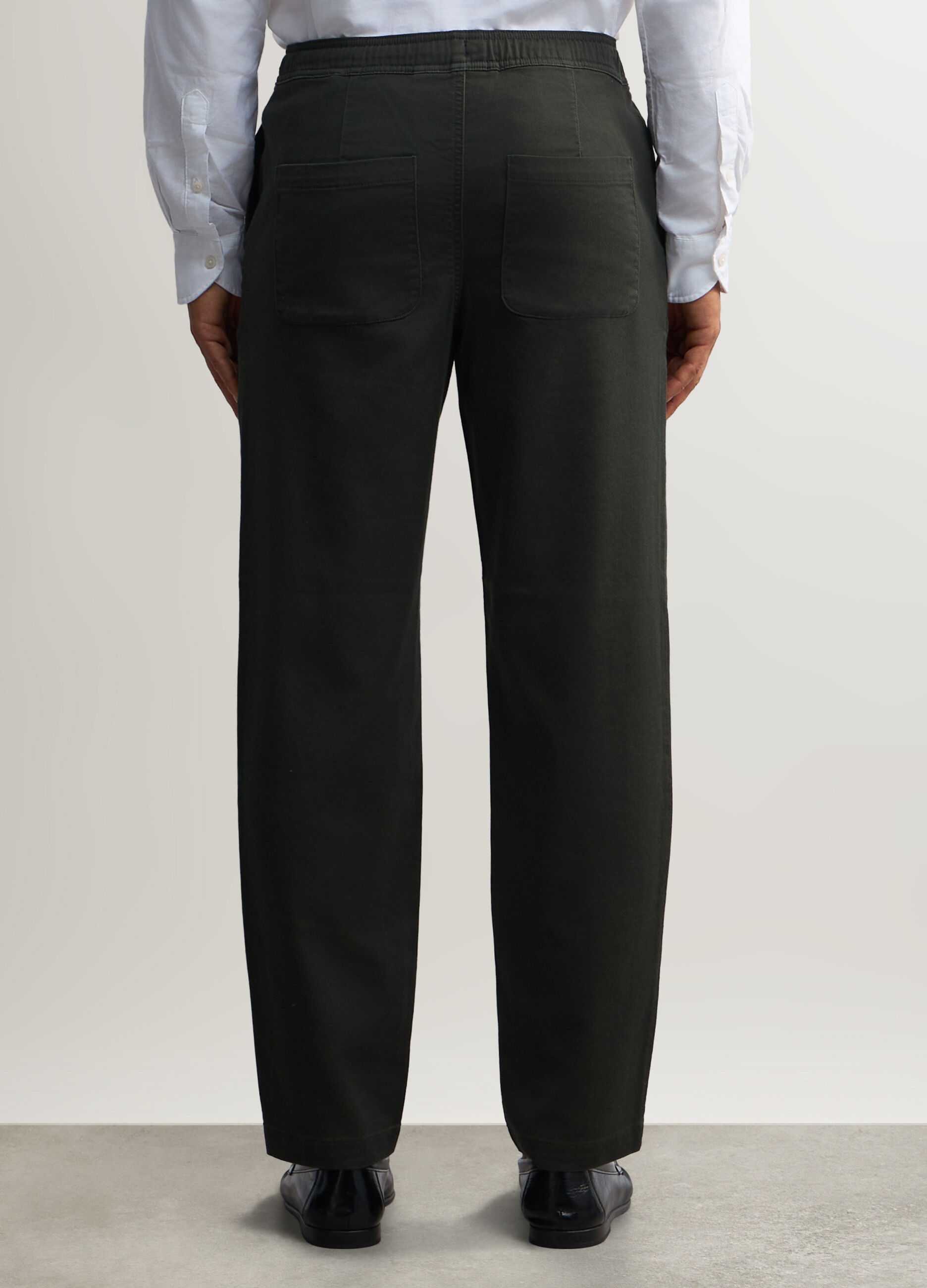 Pantalone chino relaxed fit in misto cotone uomo_2