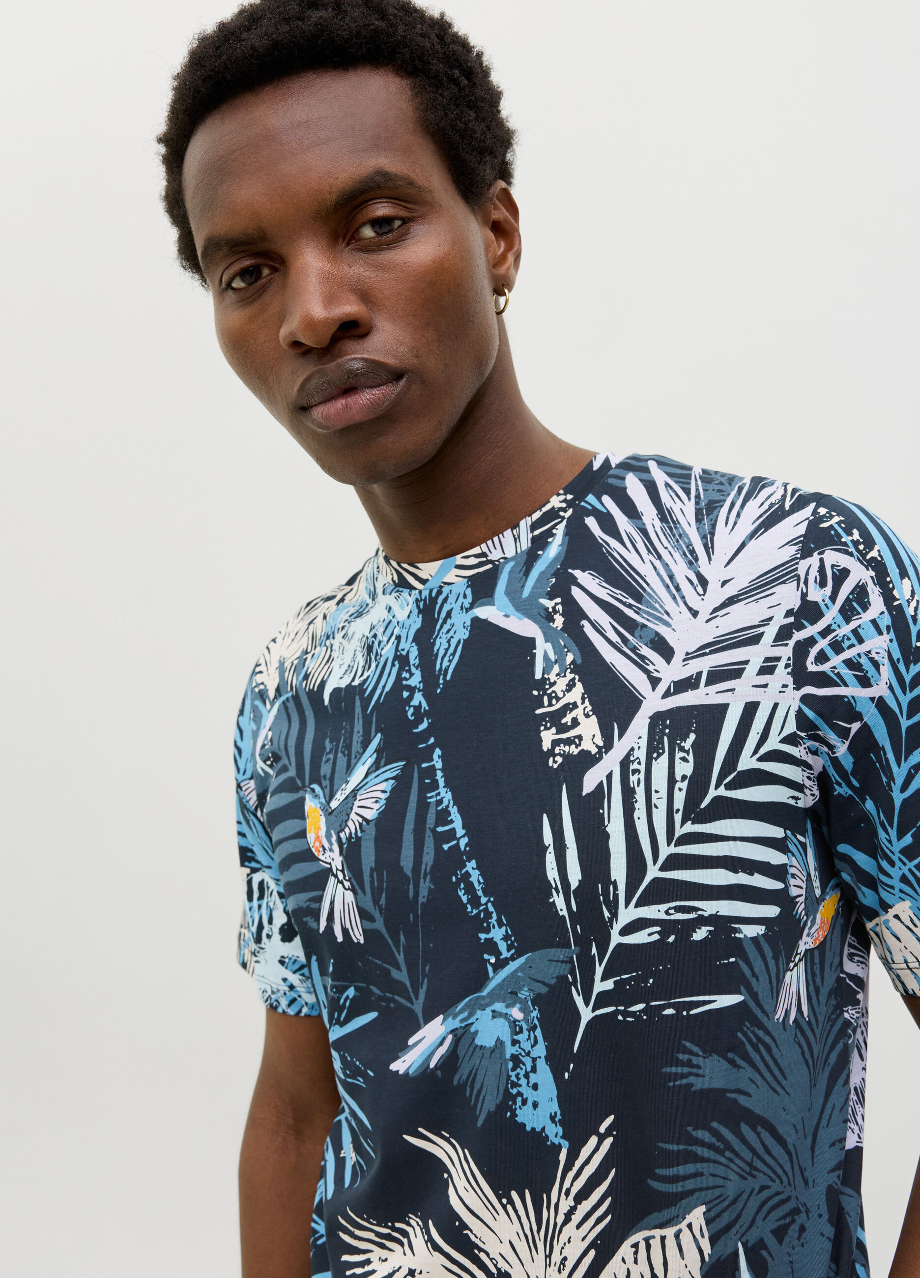 T-shirt standard fit con stampa uomo_3
