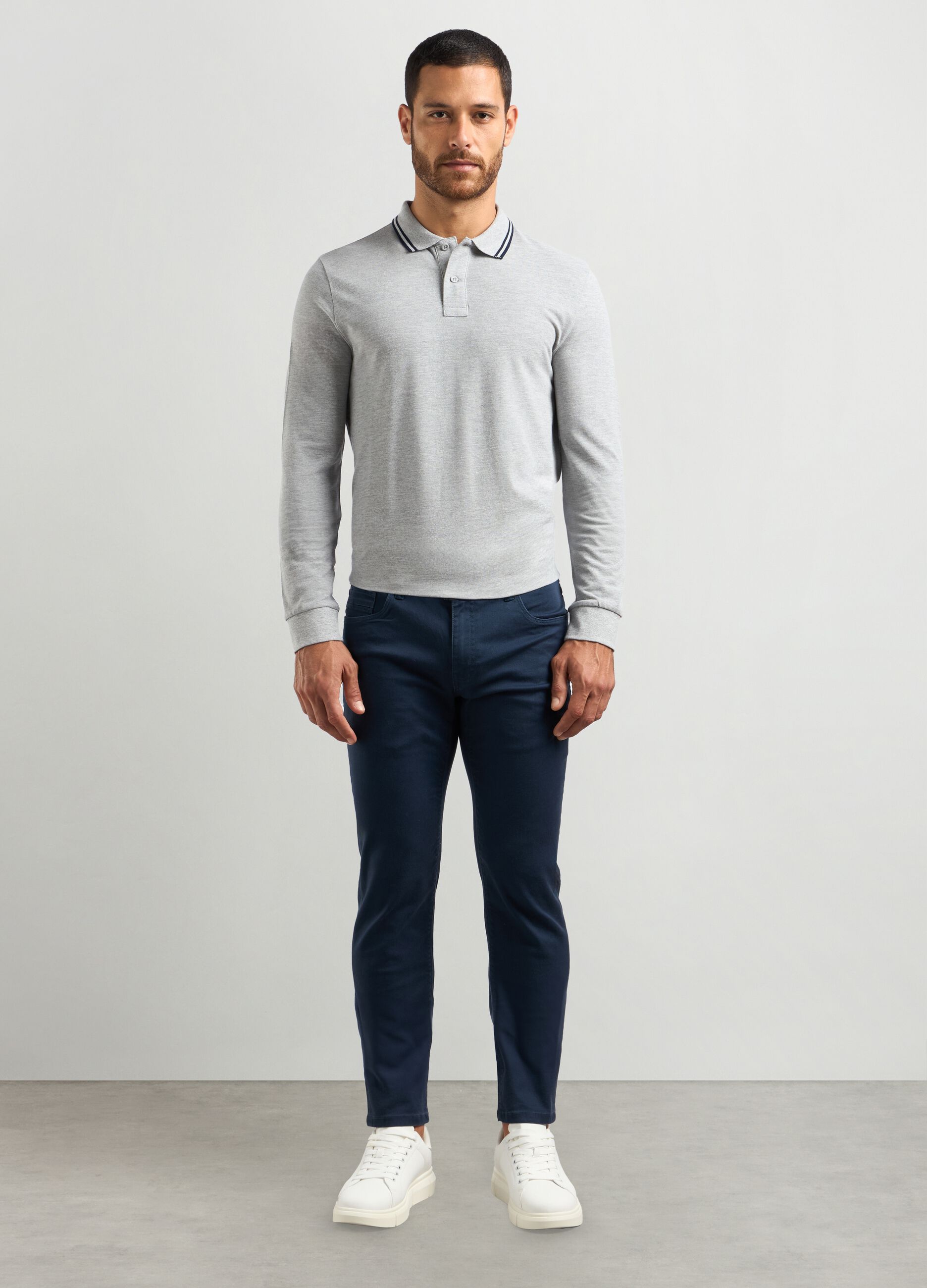 Pantaloni slim fit in twill di cotone stretch uomo_0