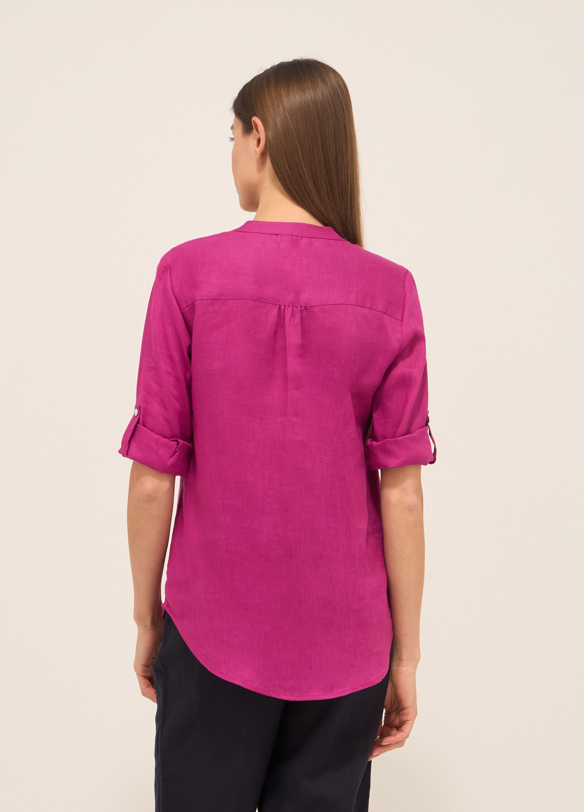 Camicia in puro lino con scollo a V donna_1