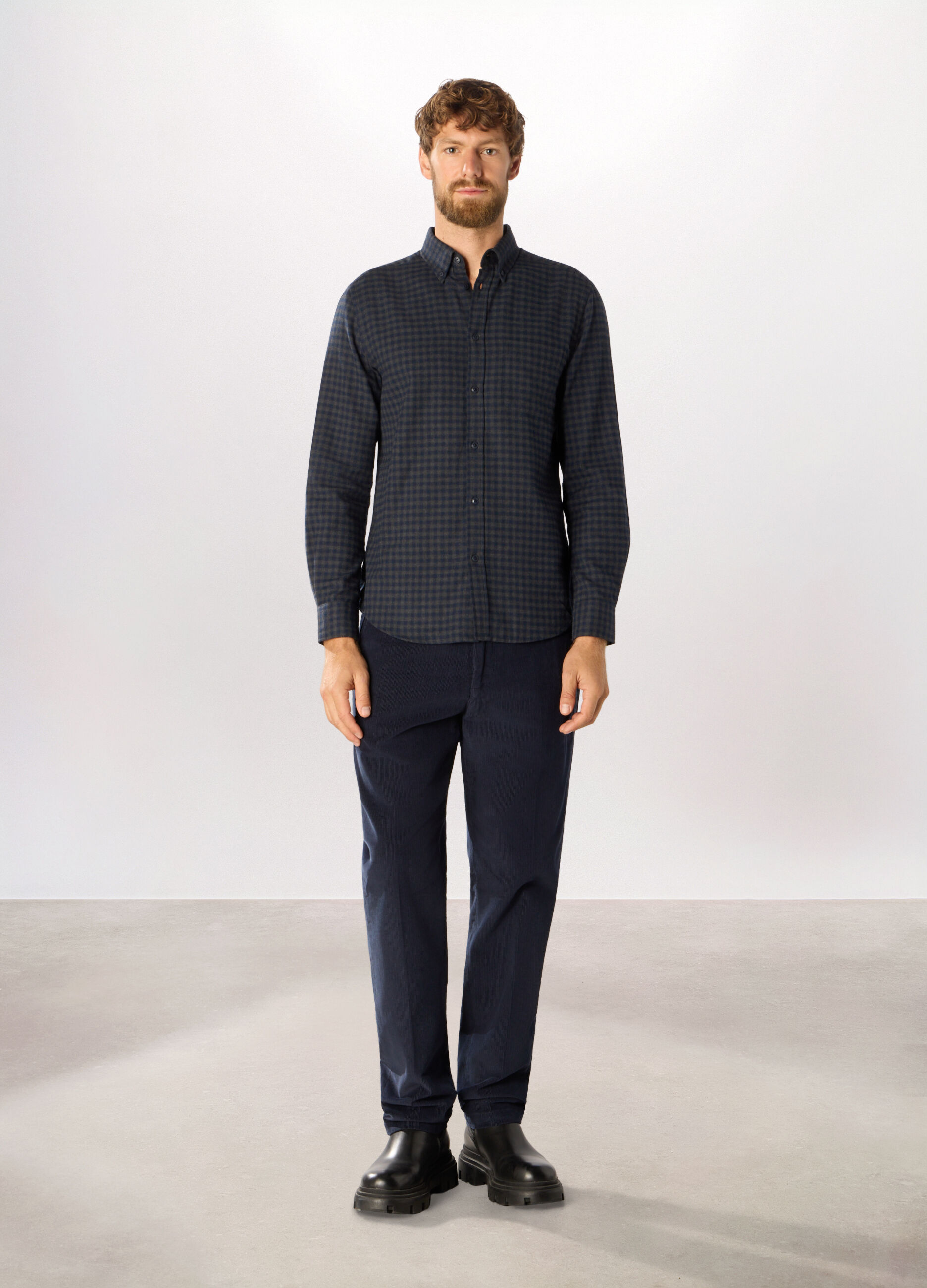 Pantaloni chino in velluto a coste uomo_0