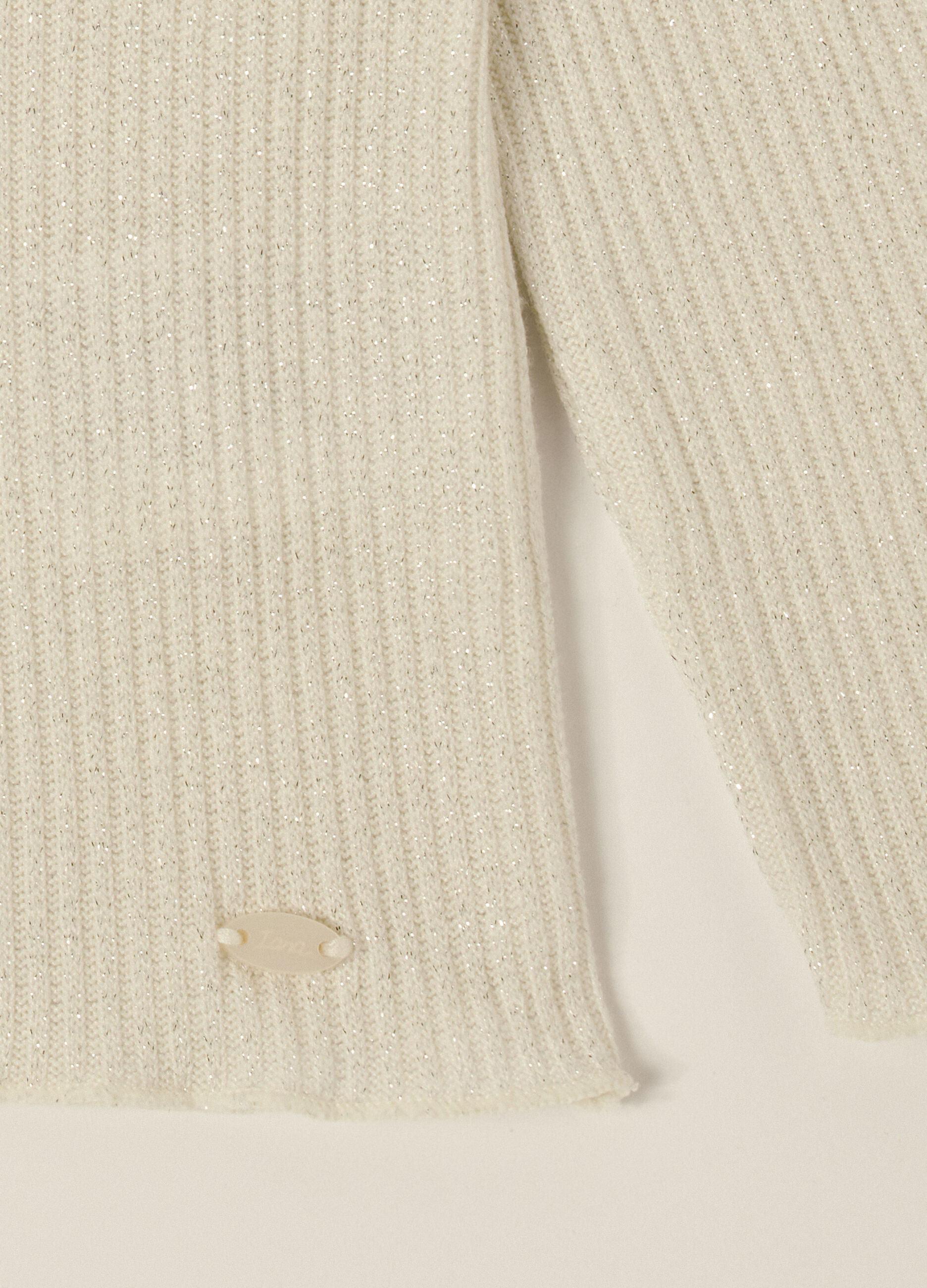 Maglia beige a costine con fibre metalliche_2