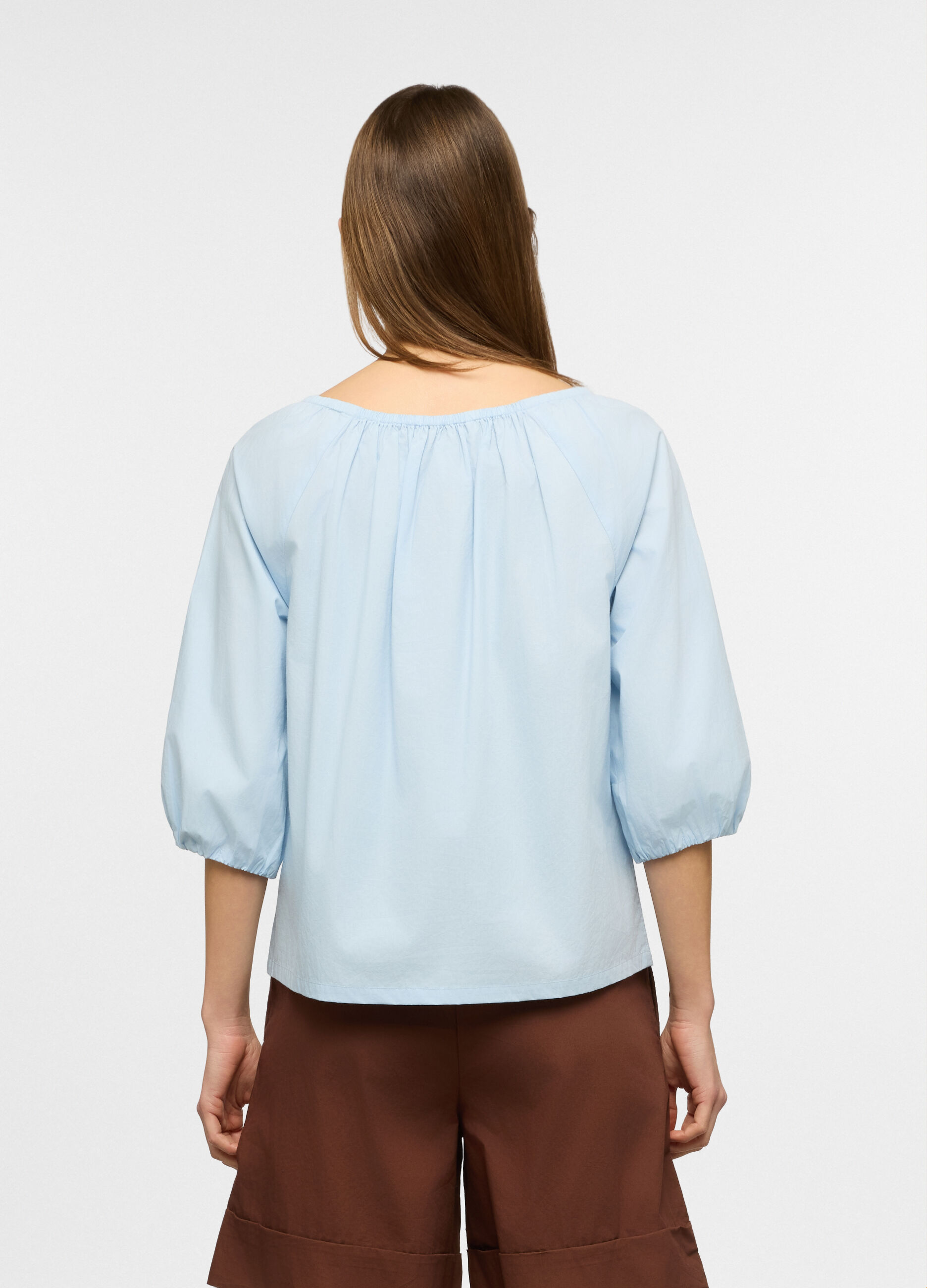 Camicia fit regular con collo rotondo arricciato in puro cotone popeline donna_1