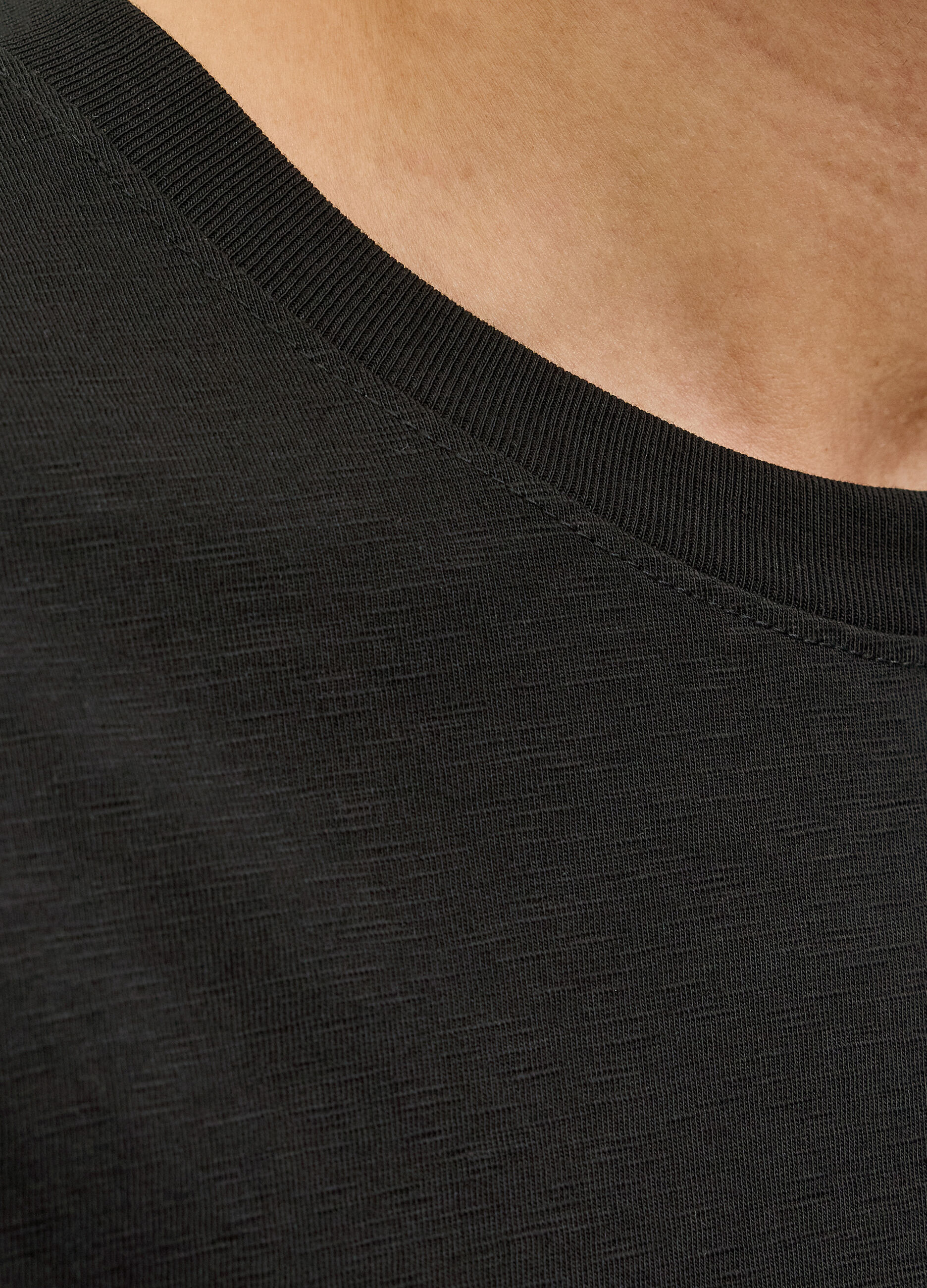 T-shirt con taschino uomo_5