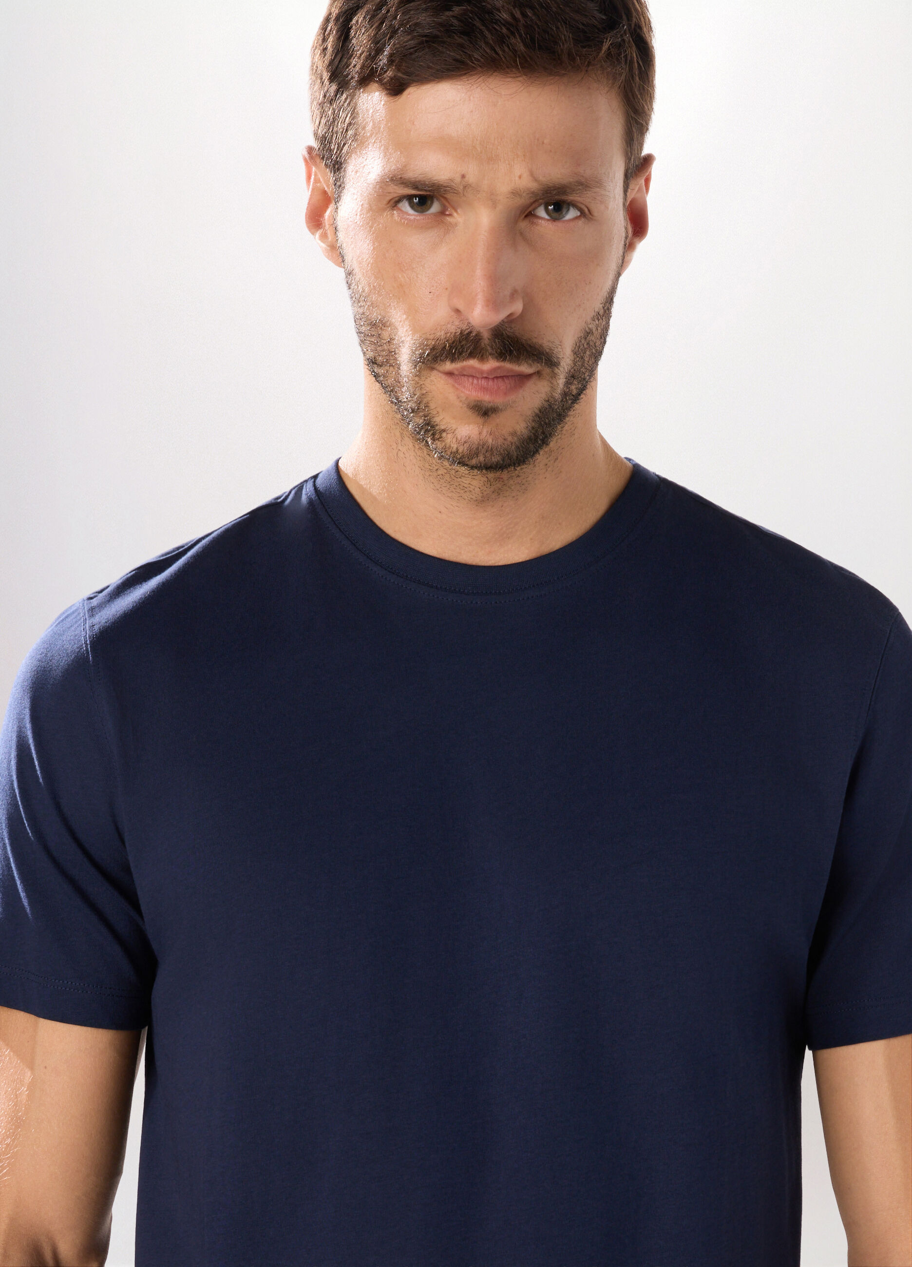T-shirt girocollo slim fit in cotone uomo_2