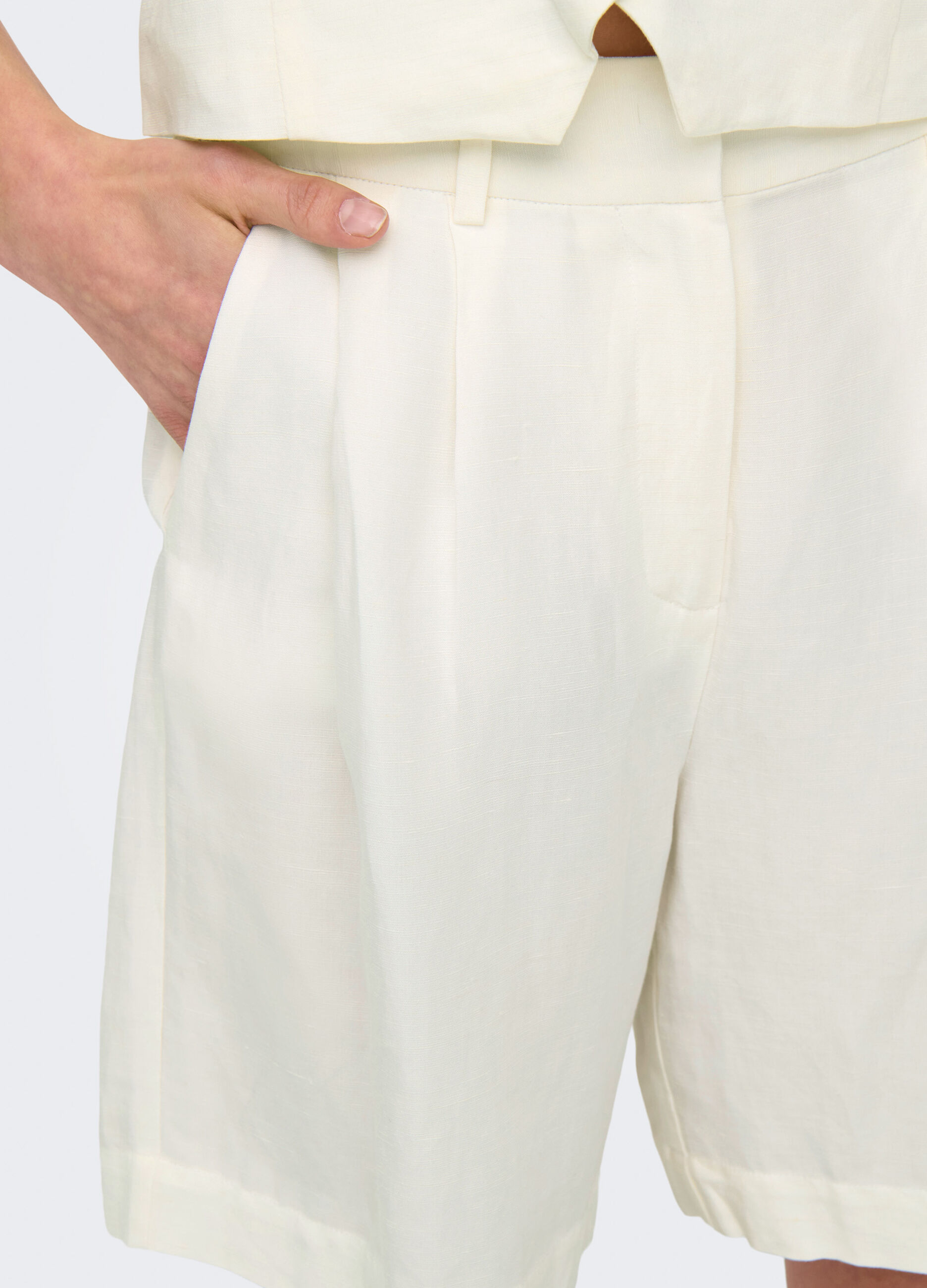 Shorts in tinta unita donna_3