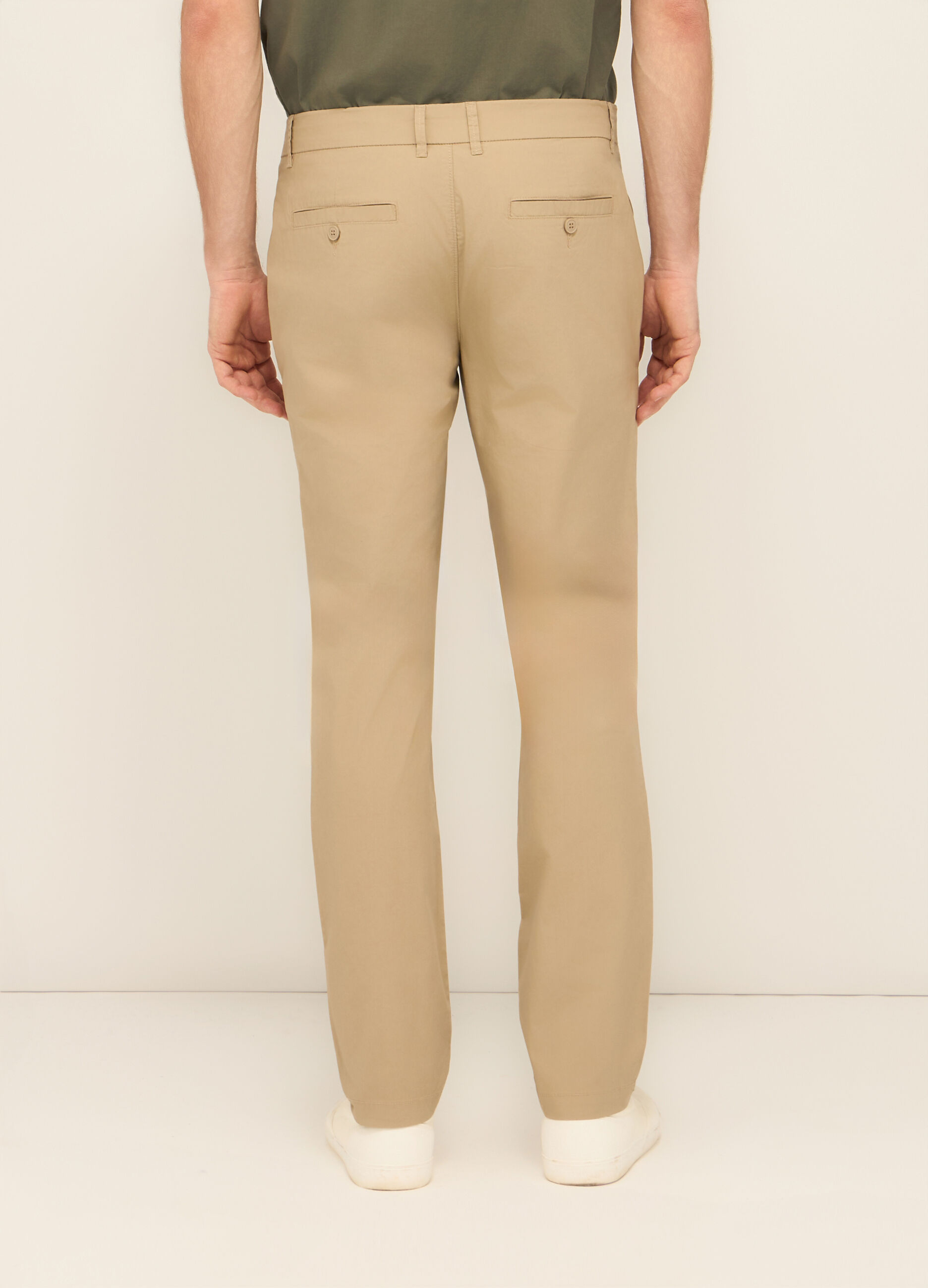 Pantaloni chino in tela di cotone stretch uomo_1