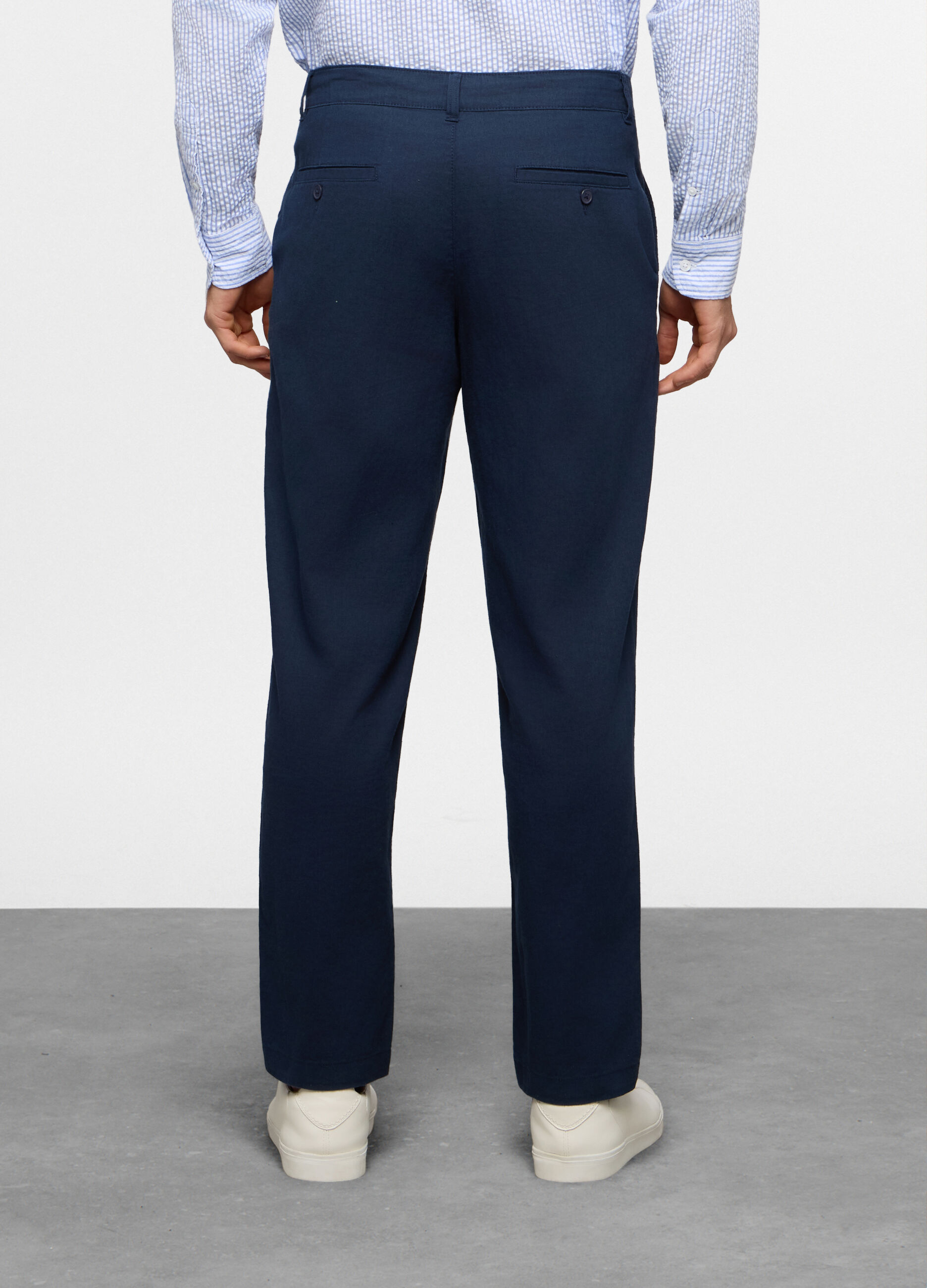 Pantaloni chino relaxed fit in lino e cotone uomo_1
