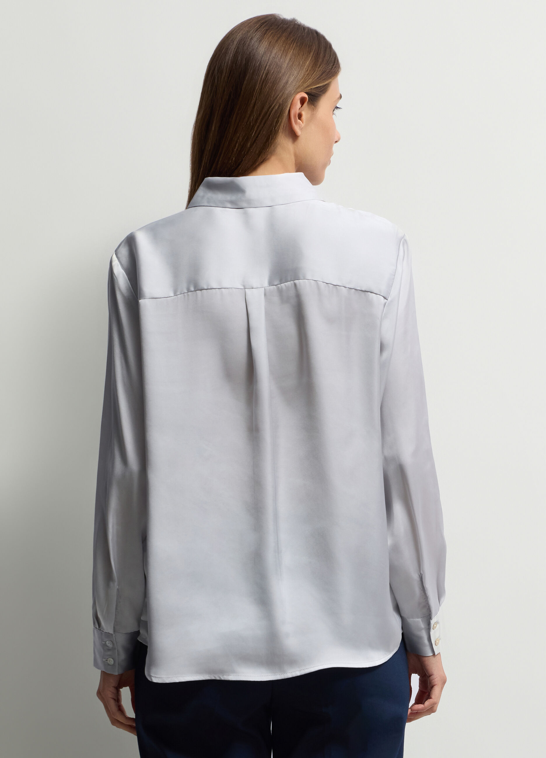 Camicia Fit Over con colletto alla francese in raso donna_1
