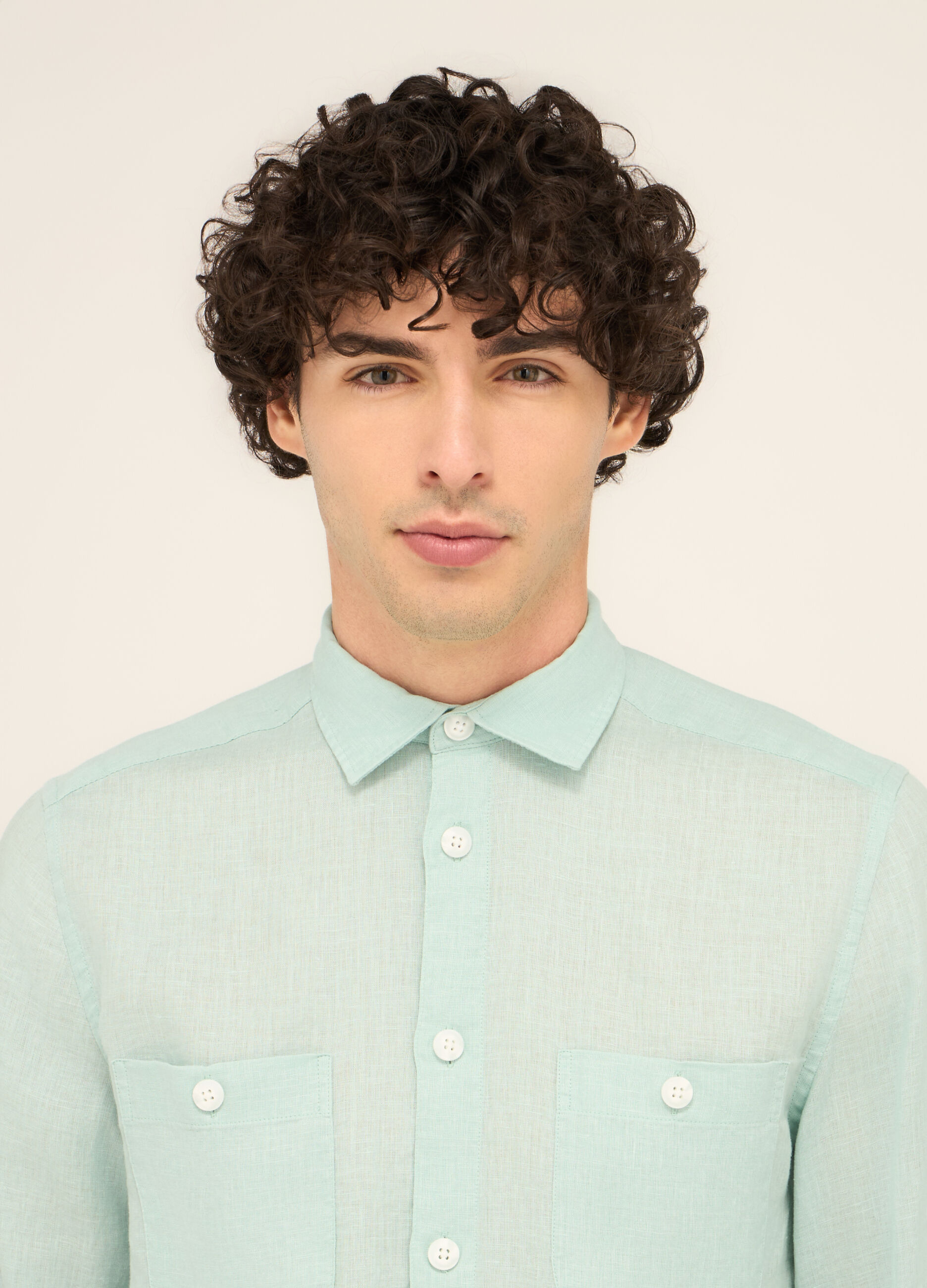 Camicia con taschini in puro lino uomo_2