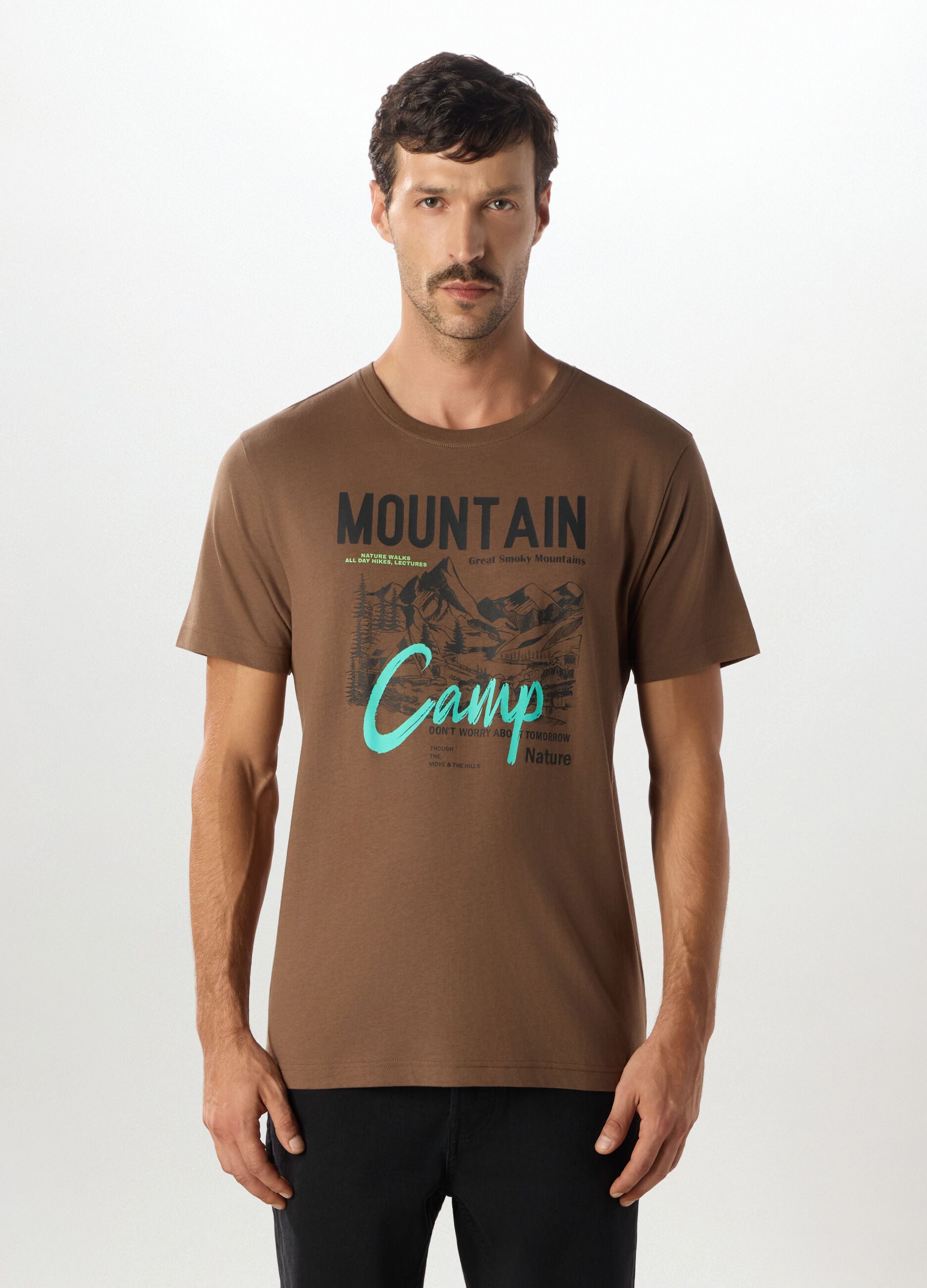 T-shirt girocollo con stampa Mountain Camp in cotone uomo_0