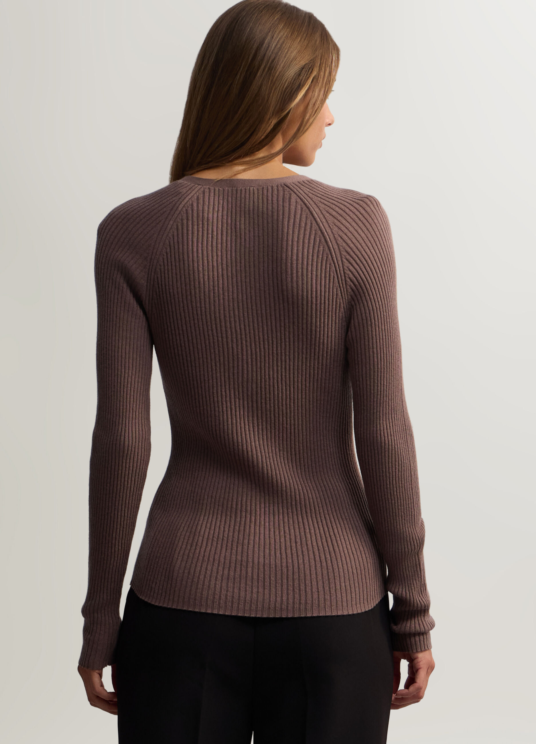 Pullover con scollo a V in costina donna_1