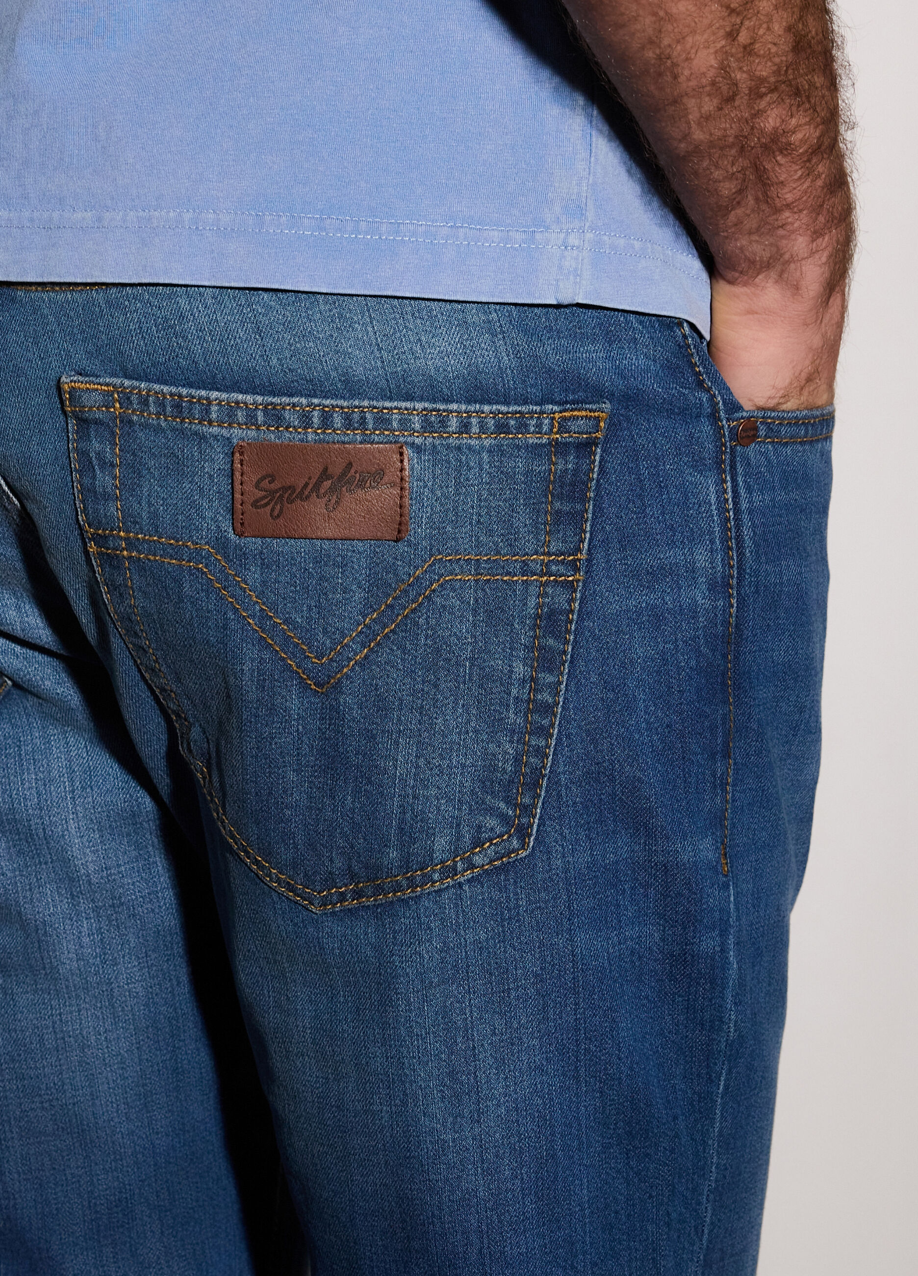 Jeans regular fit in denim di cotone uomo_2