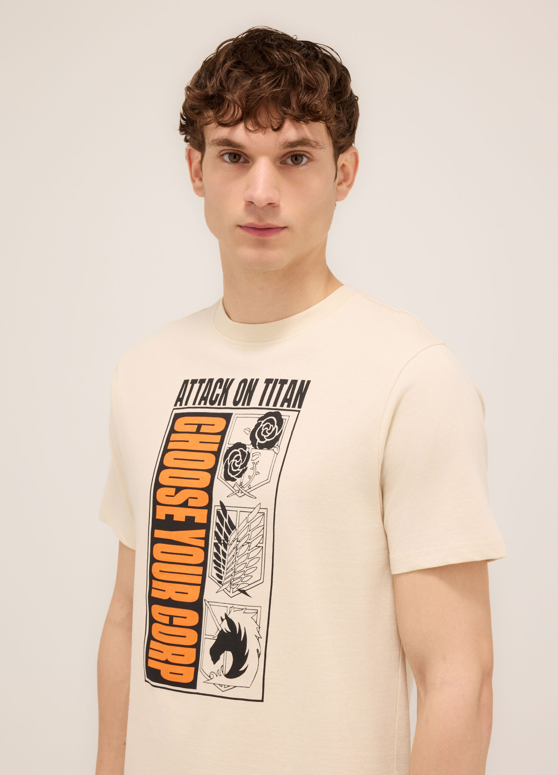 T-shirt girocollo stampa Attack on Titan uomo