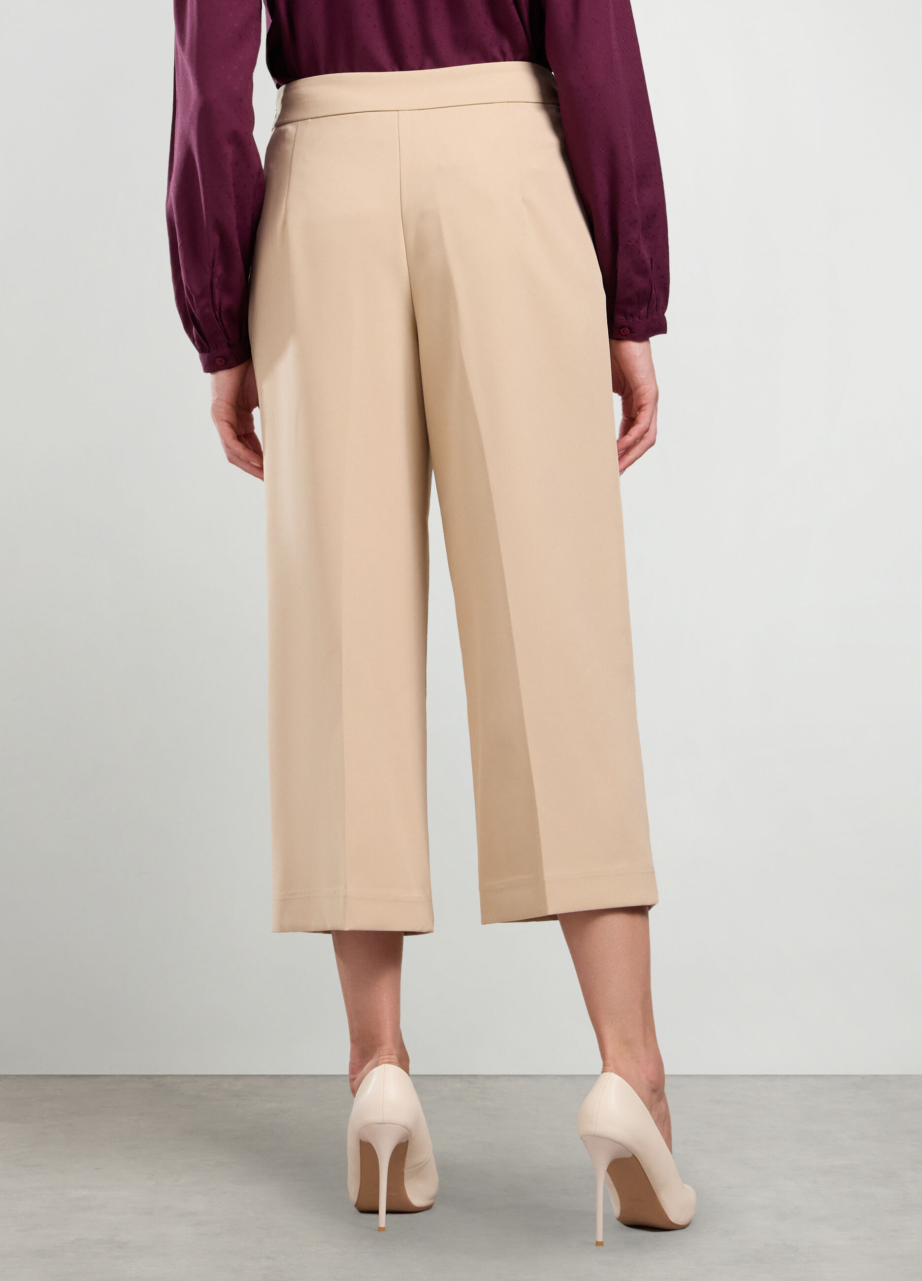 Pantaloni cropped in tessuto stretch donna_1