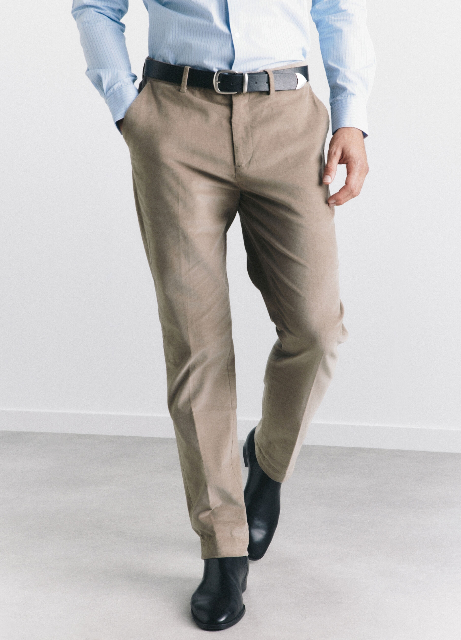 Pantaloni chino in velluto di cotone stretch uomo_1