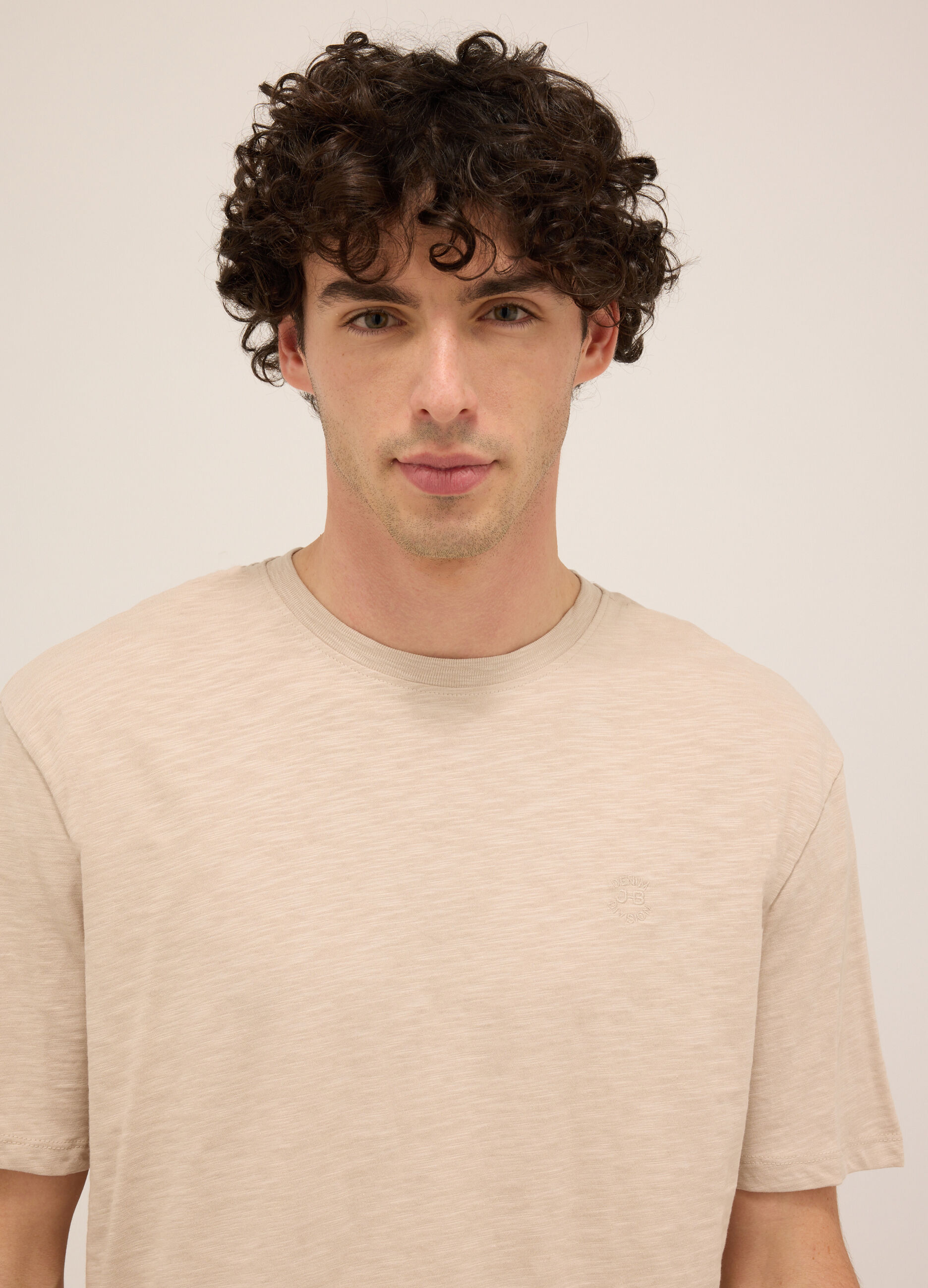 T-shirt girocollo in cotone effetto mélange uomo_2