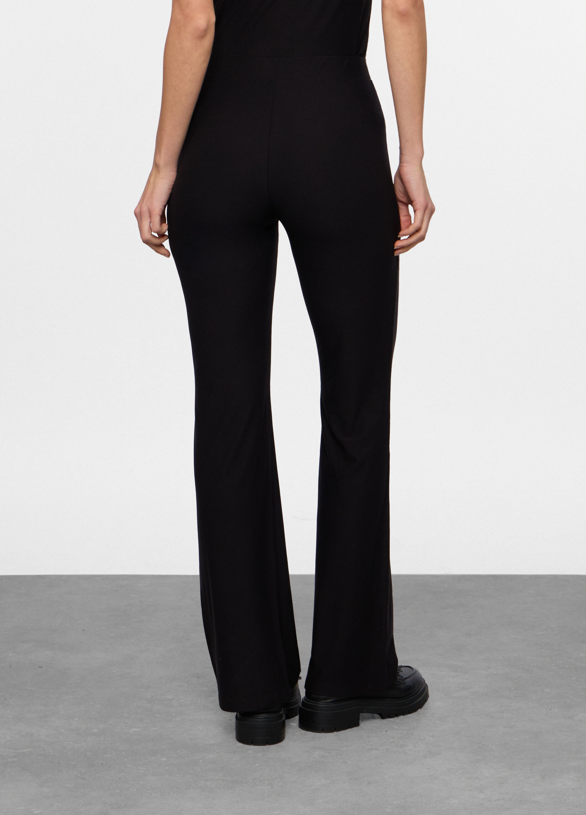 Pantaloni flare fit stretch donna_1