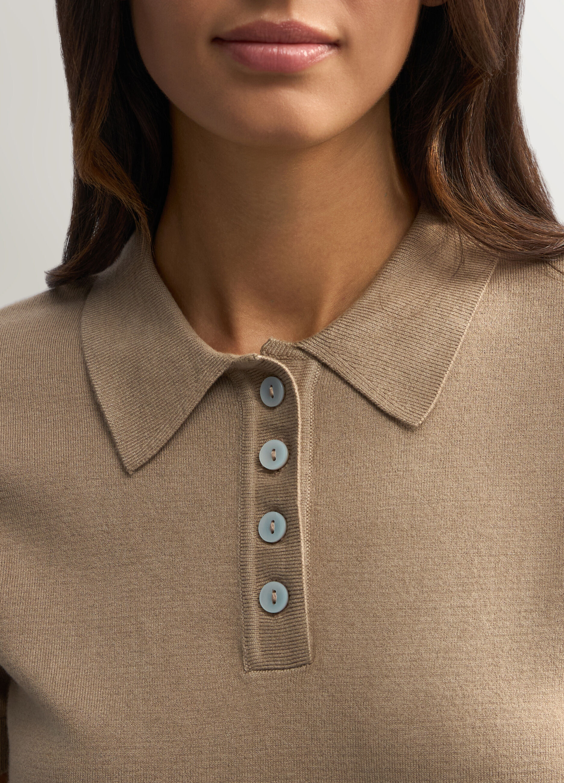 Maglia con colletto polo stretch donna_2